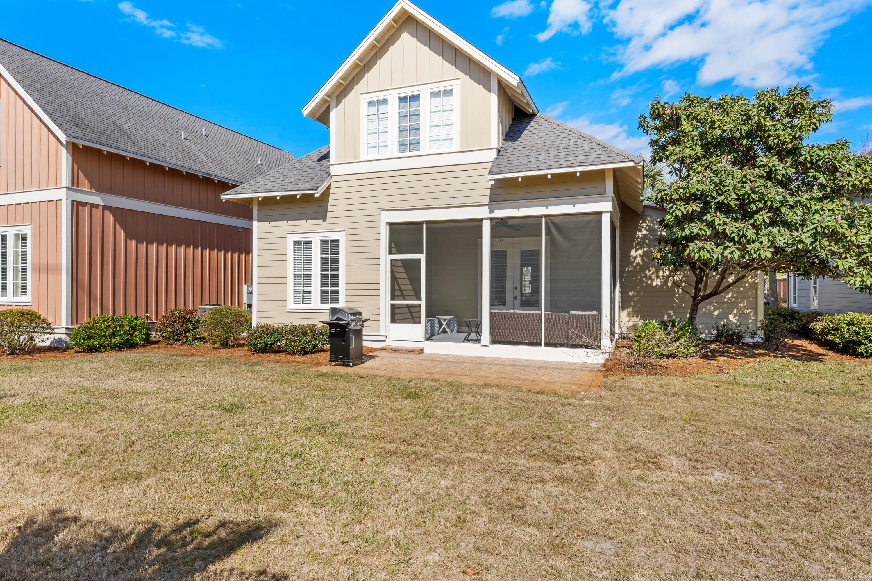 BUNGALOS AT SANDESTIN - Residential