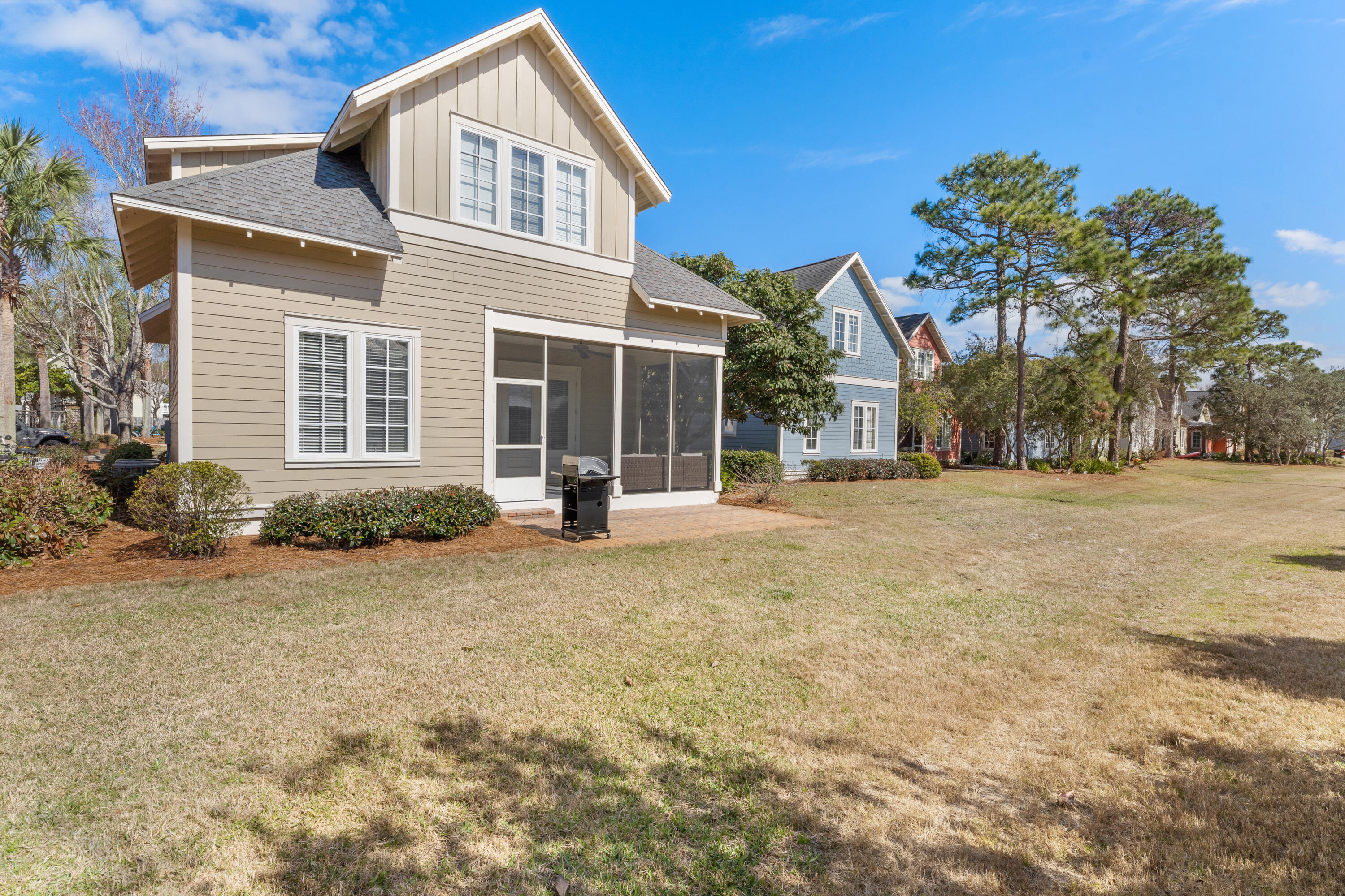 BUNGALOS AT SANDESTIN - Residential