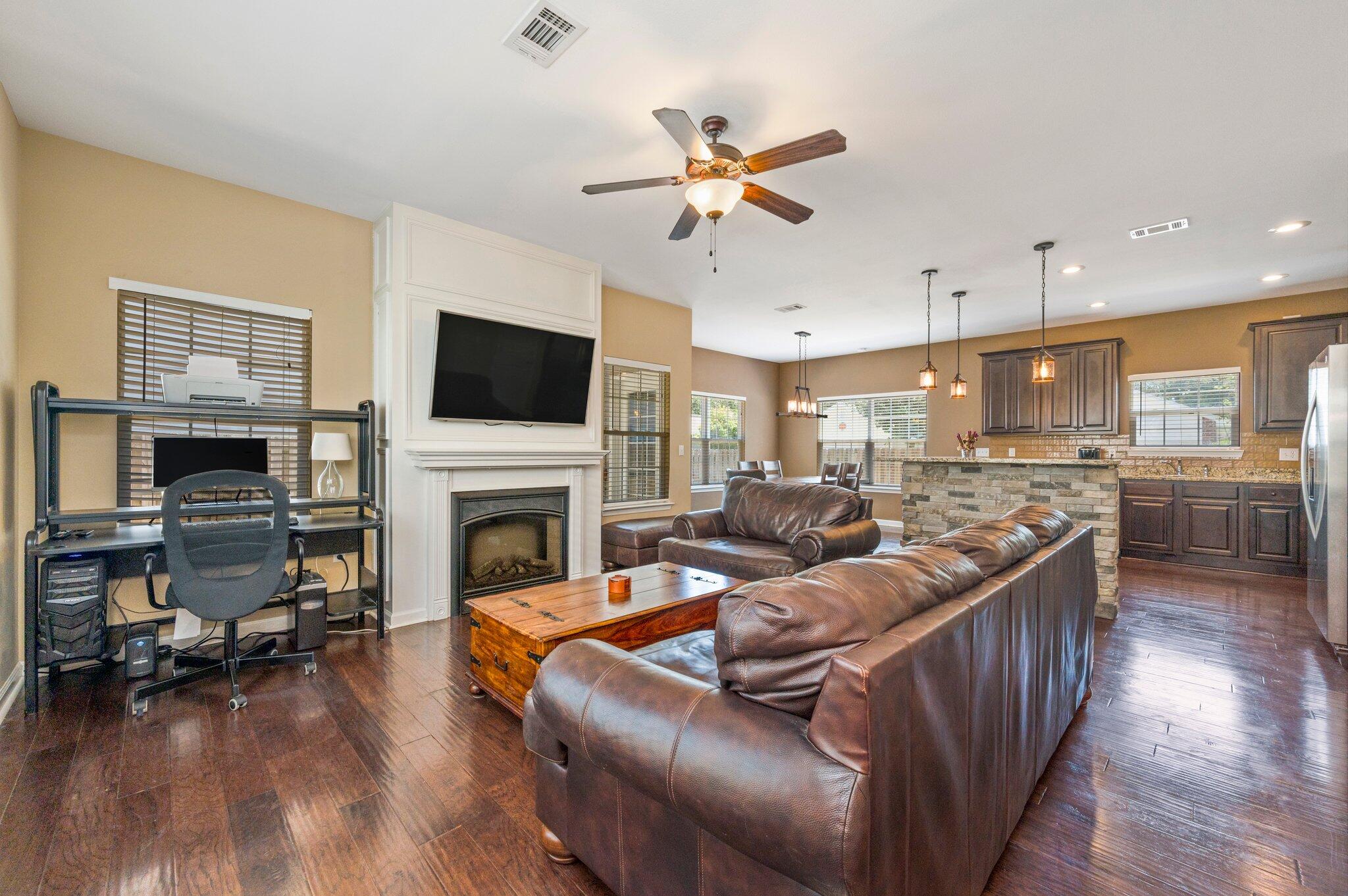 REDWOOD VILLAGE - Residential
