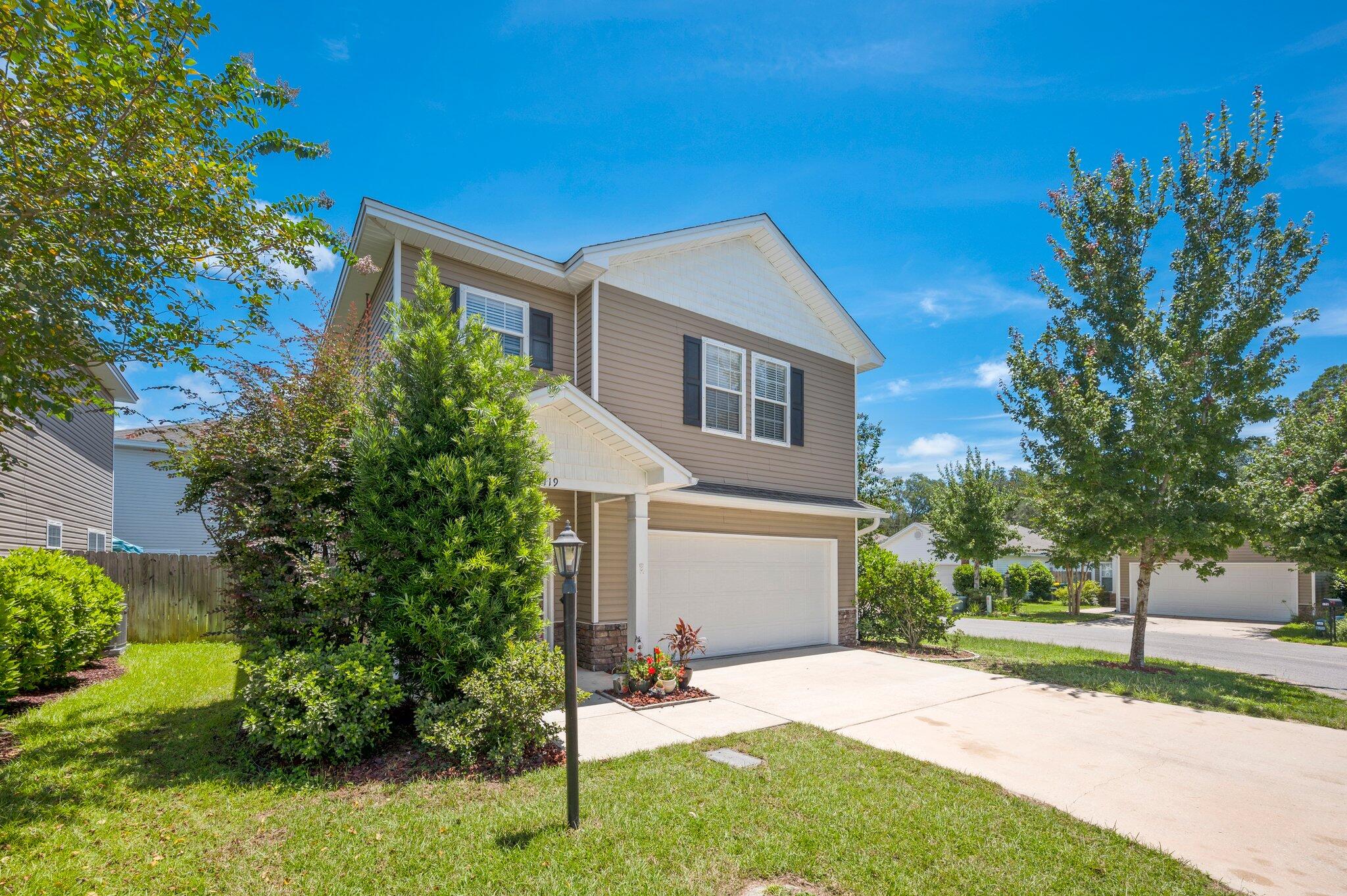 REDWOOD VILLAGE - Residential