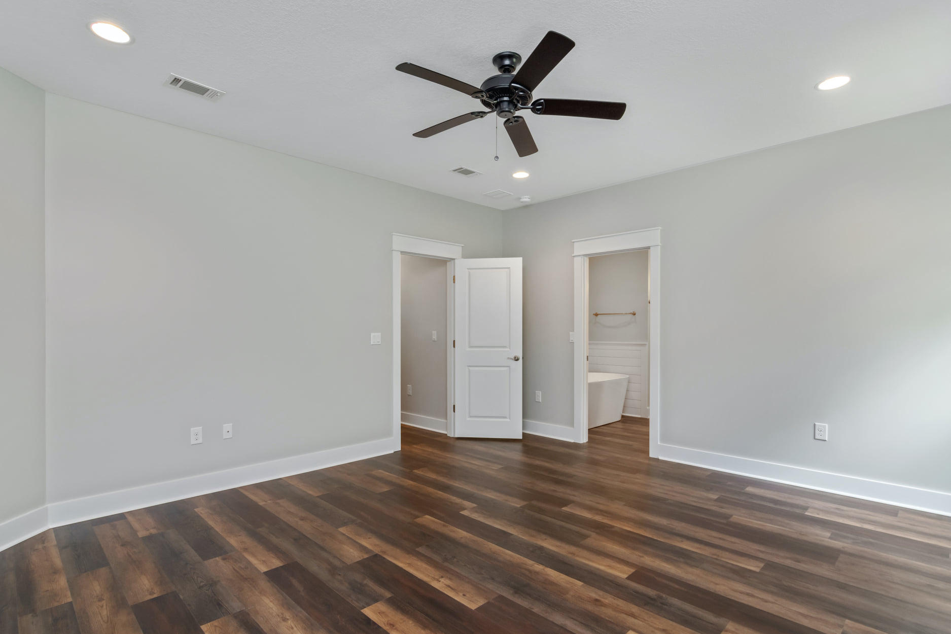 LAGRANGE LANDING - Residential