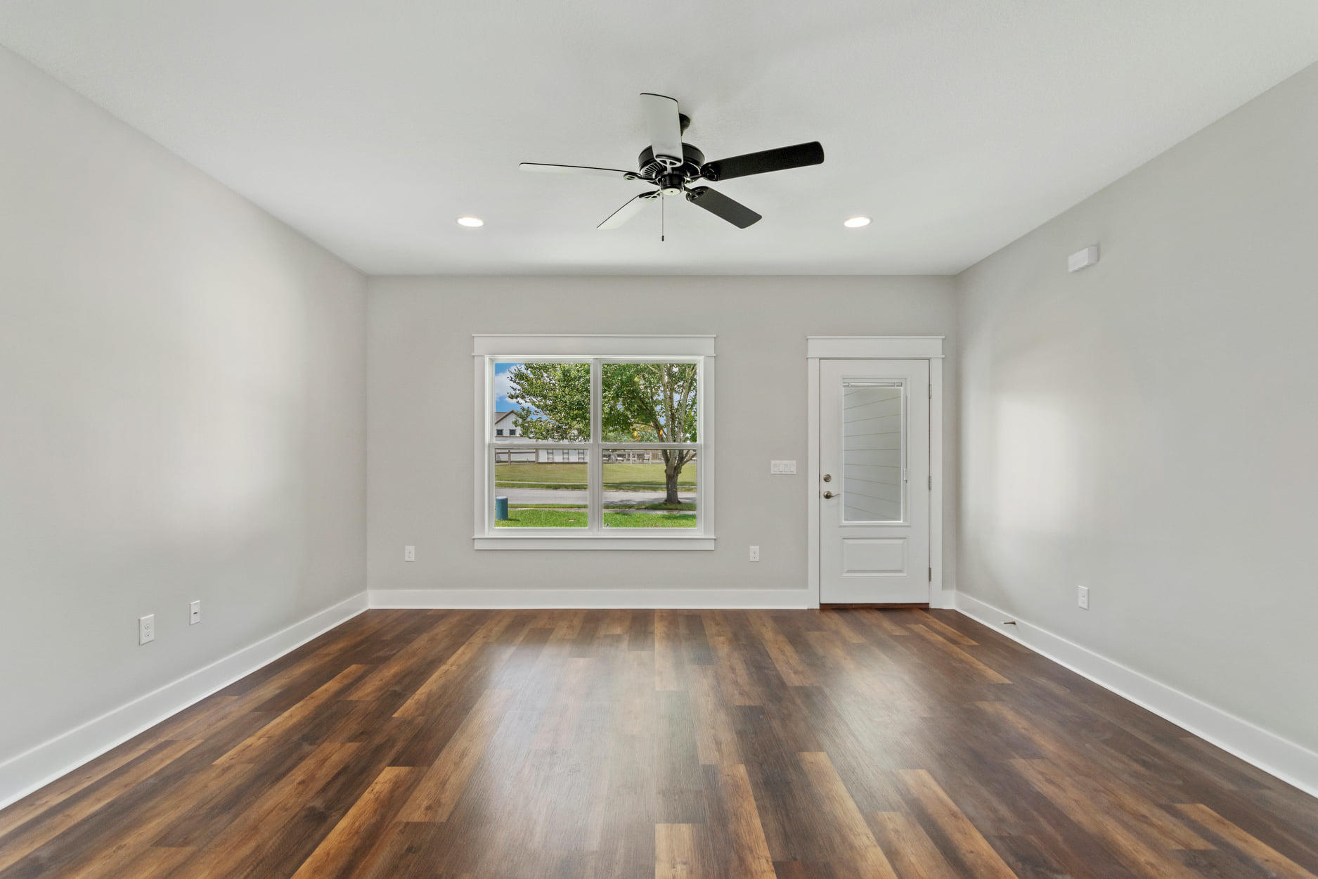 LAGRANGE LANDING - Residential