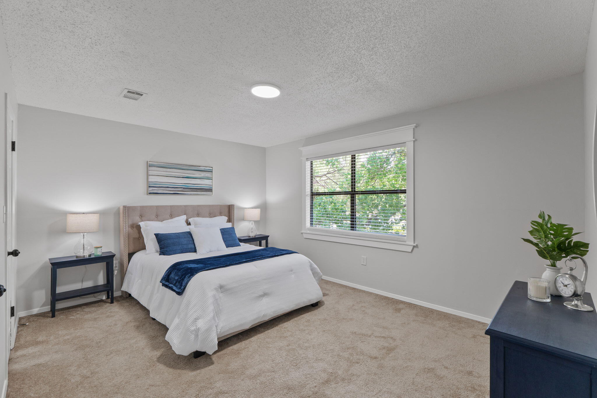 MONTAGE MANOR - Residential