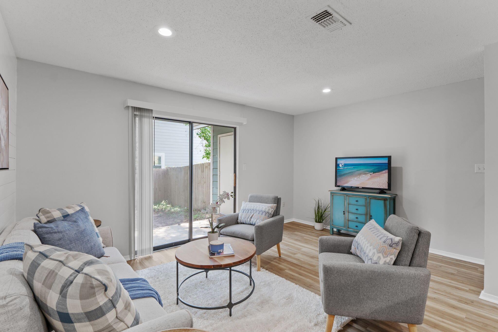 MONTAGE MANOR - Residential