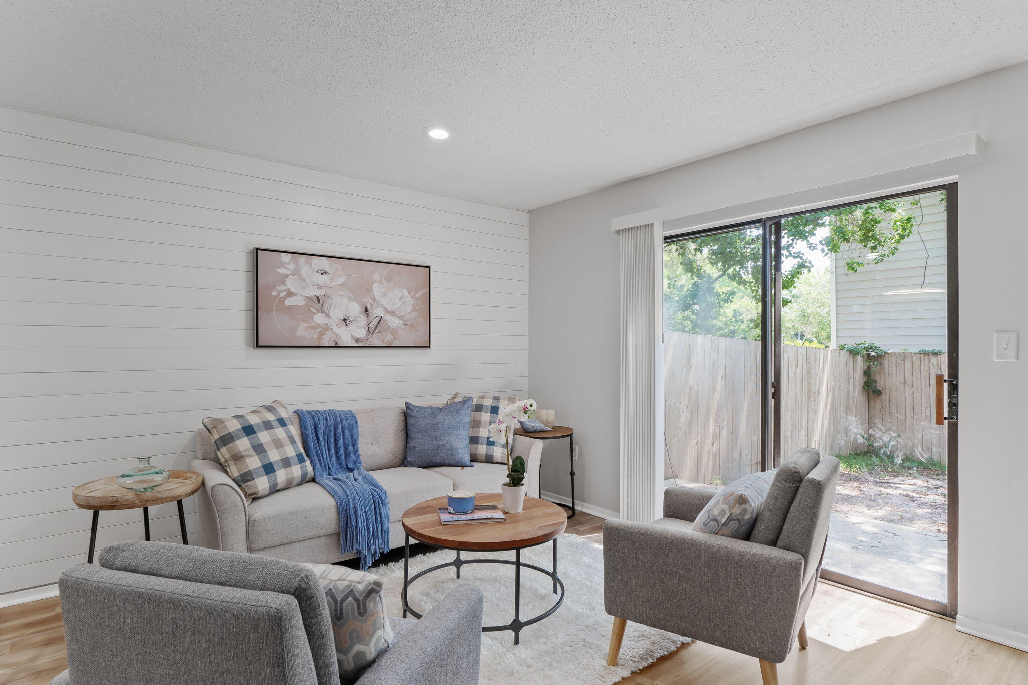 MONTAGE MANOR - Residential