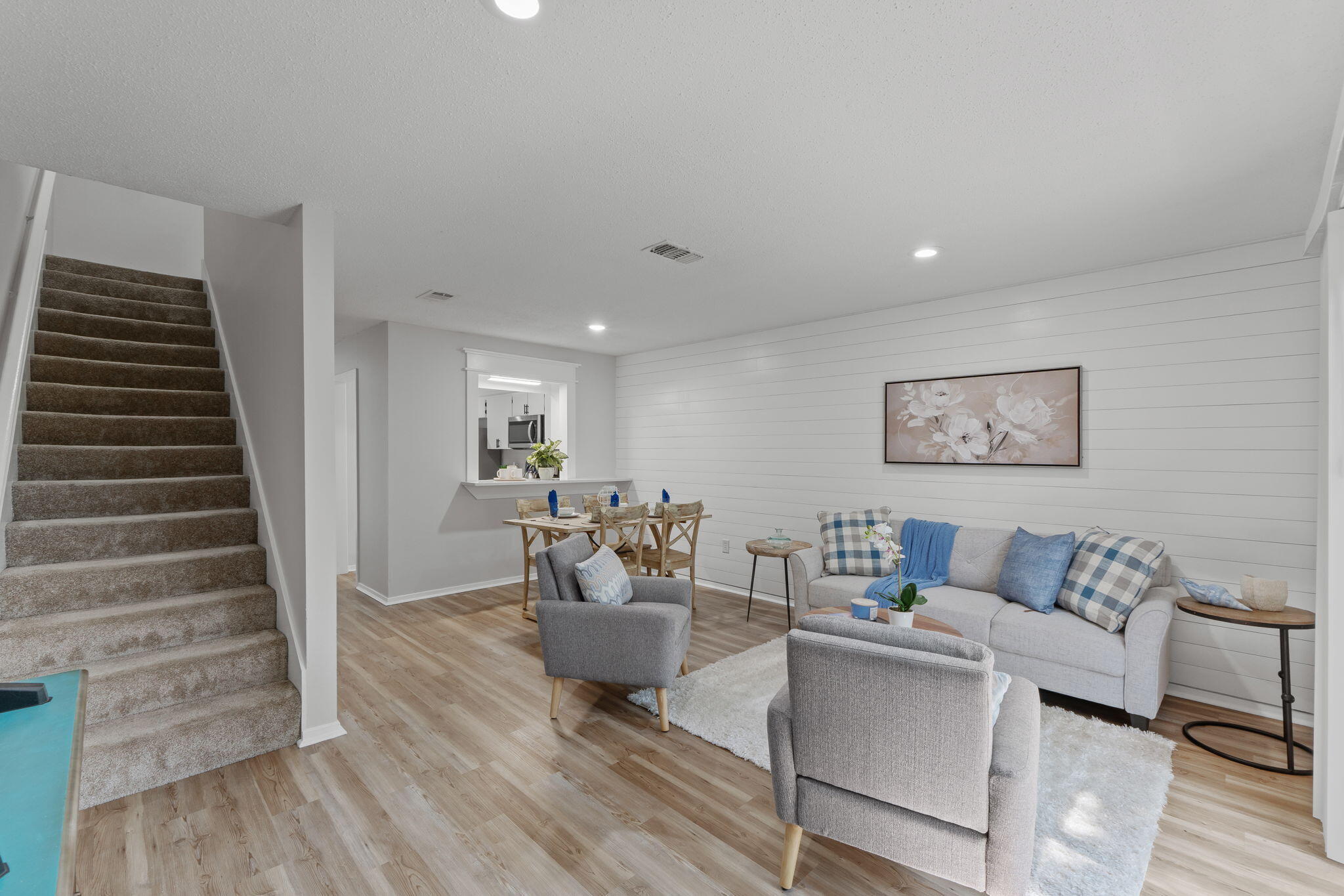 MONTAGE MANOR - Residential