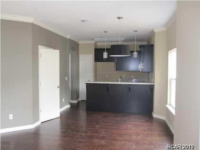 AVONDALE ESTATES - Residential