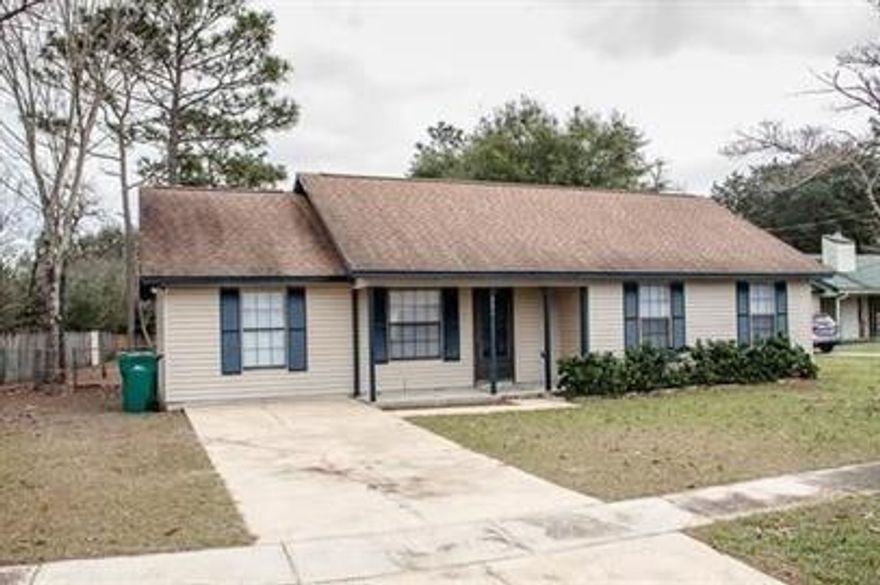 Available January 1st or sooner.........4/2 South Crestview home has great curb appeal. Converted garage allows 4 bedrooms. Ceramic tile in the main living areas while carpet is in the bedrooms. Spacious kitchen and bedrooms. Laundry area and storage. Pantry in kitchen and custom paint throughout. Screened back patio, fenced back yard, canopy for parking and more. Home located on cul de sac and easy commute to bases, beaches, & shopping. No inside smoking or vaping. Pets will be allowed with a $400 non-refundable pet fee and owner approval. This home has lawn care included in the rental rate.