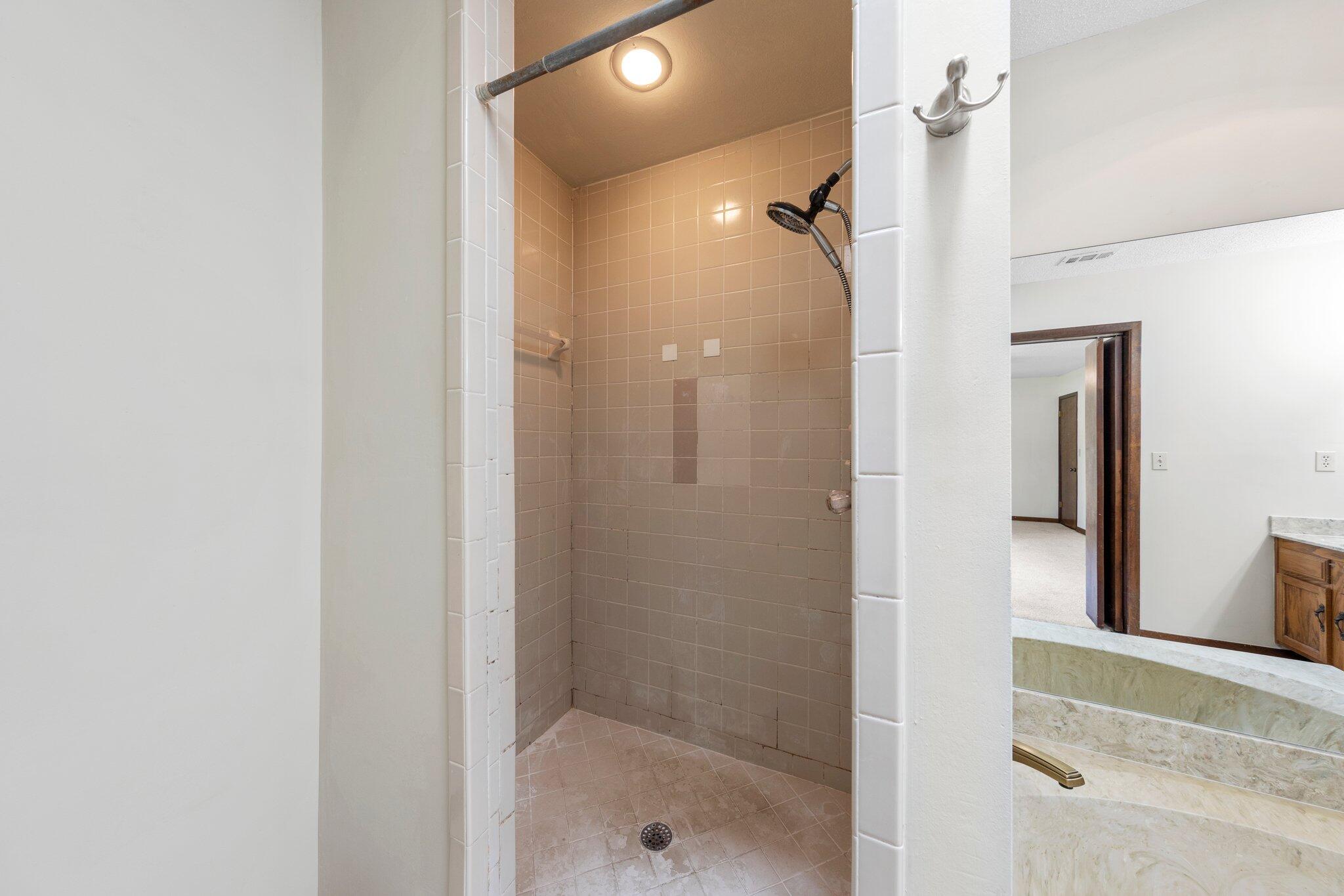 ST ANDREWS EAST BLUEWATER BAY - Residential Lease