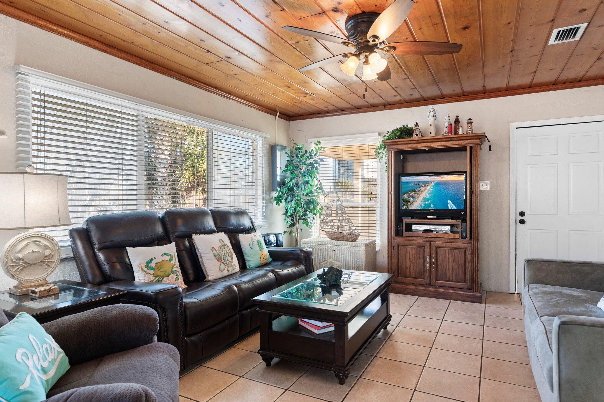 EL CENTRO BEACH - Residential