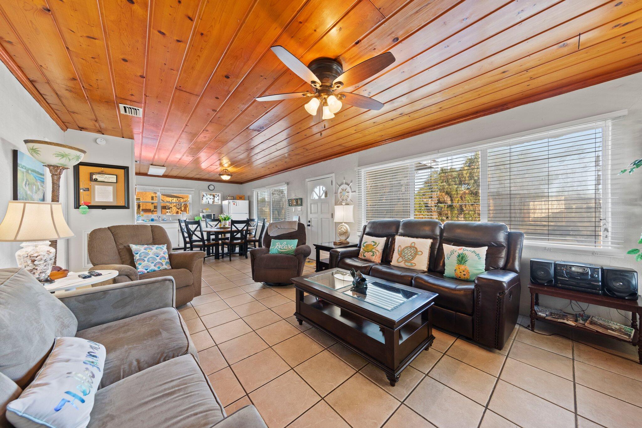 EL CENTRO BEACH - Residential