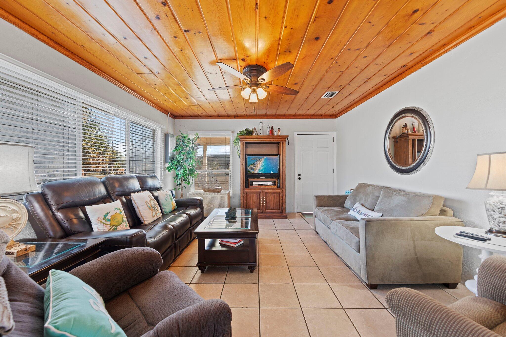 EL CENTRO BEACH - Residential