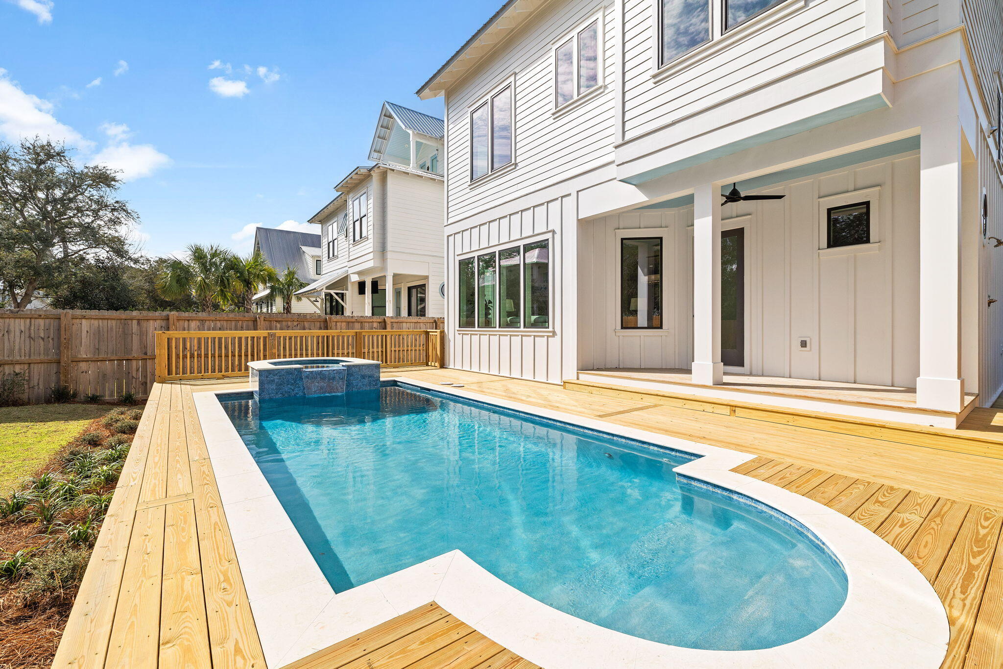 EASTERN LAKE S/D - Residential