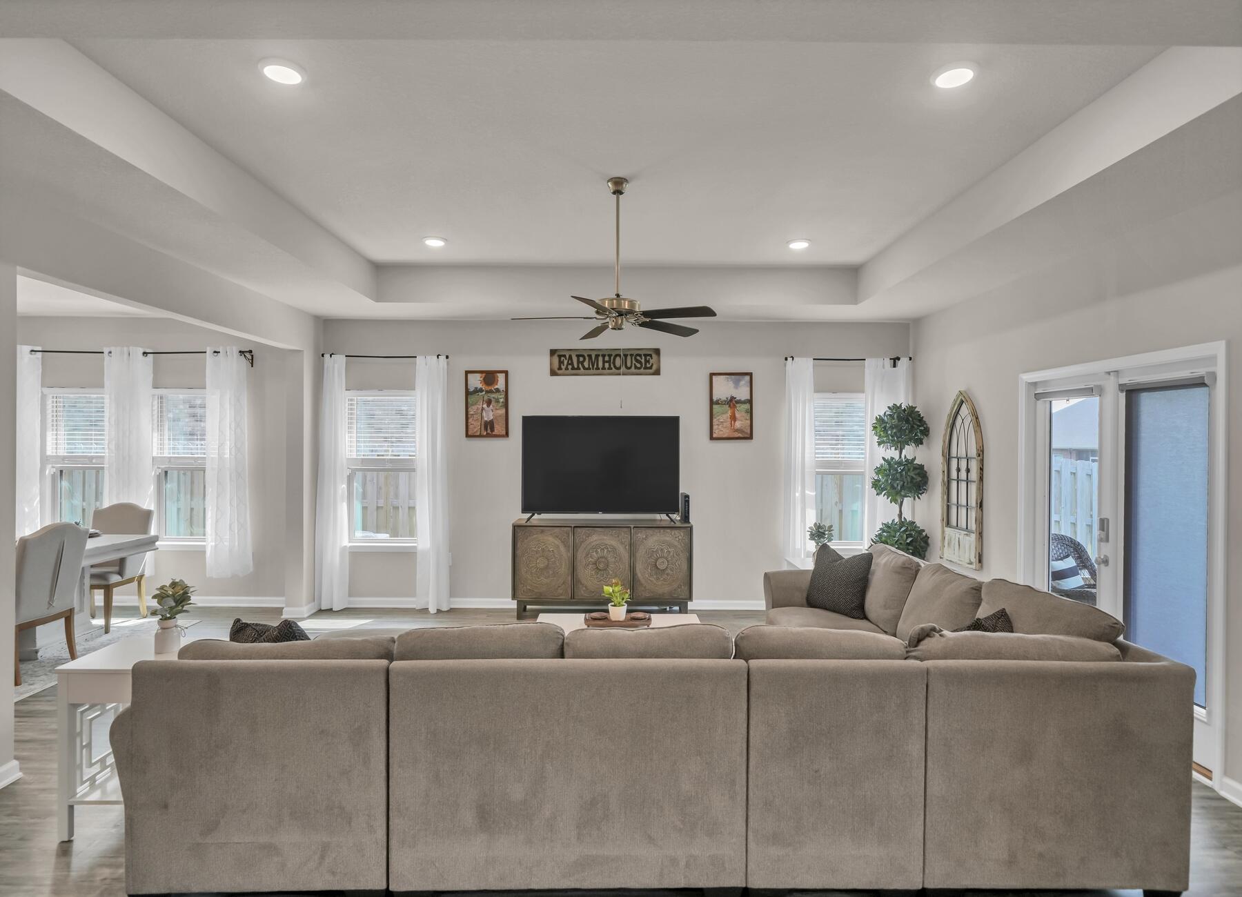 REDSTONE COMMONS - Residential Lease