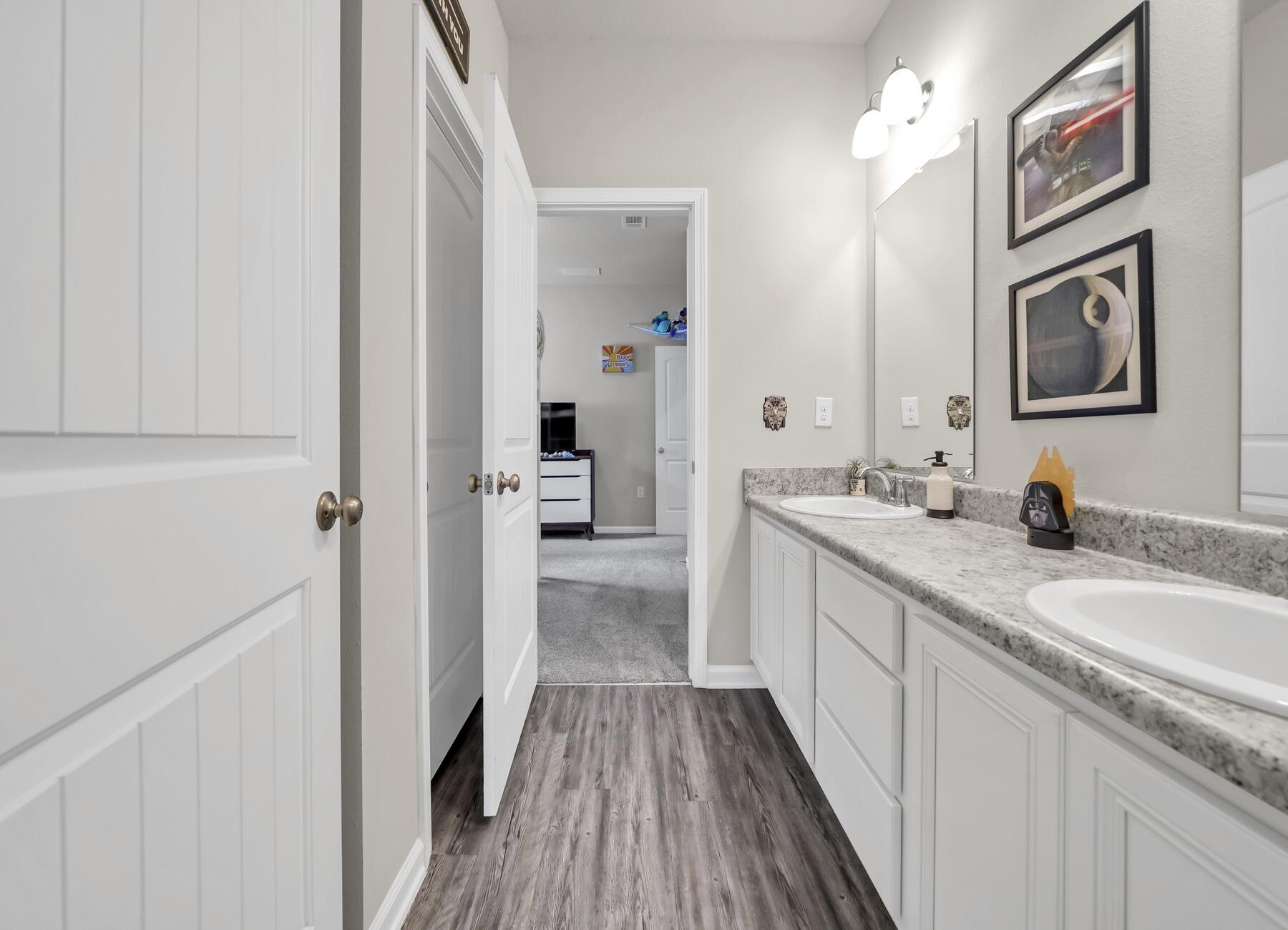 REDSTONE COMMONS - Residential Lease