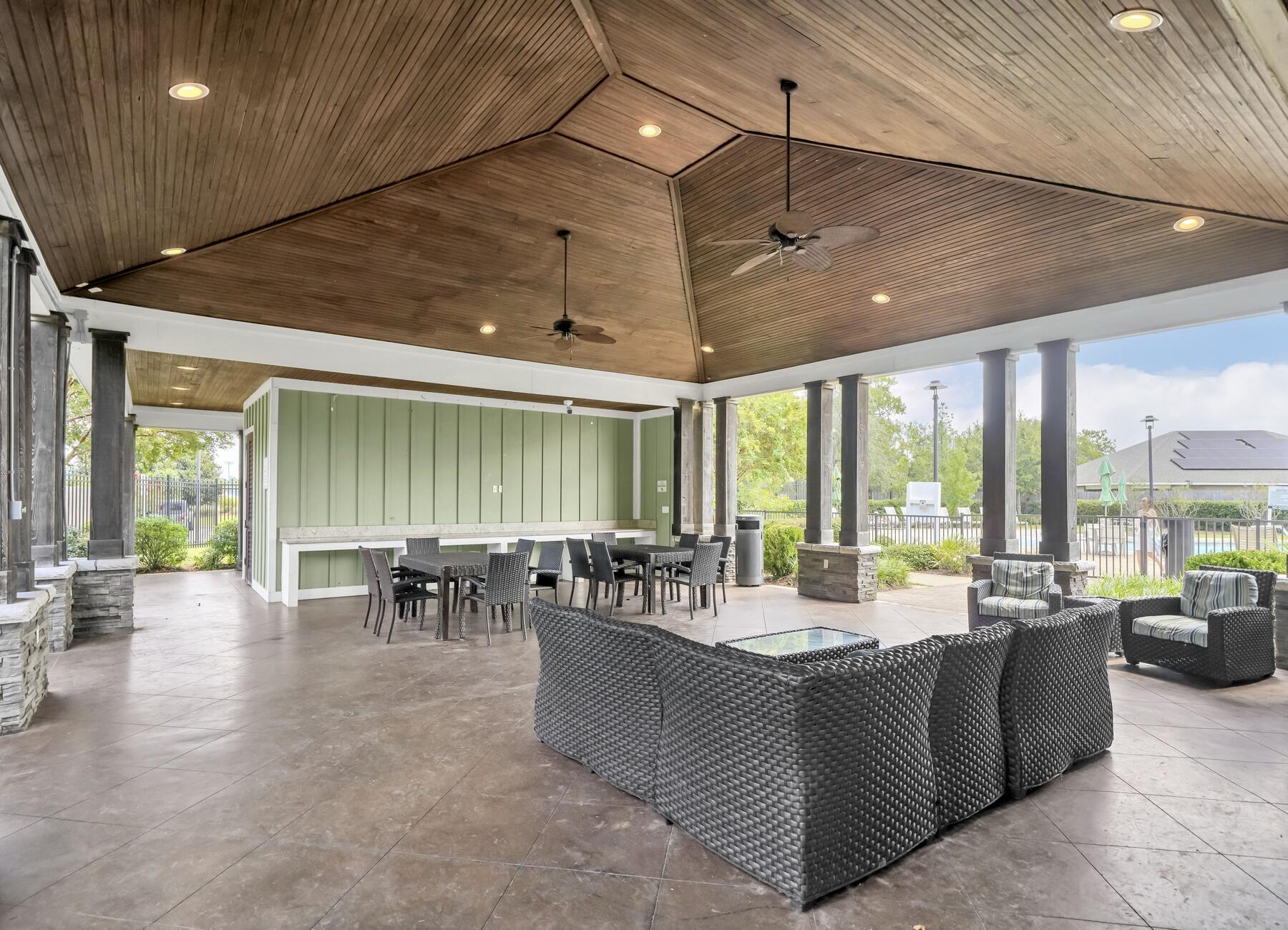 REDSTONE COMMONS - Residential Lease