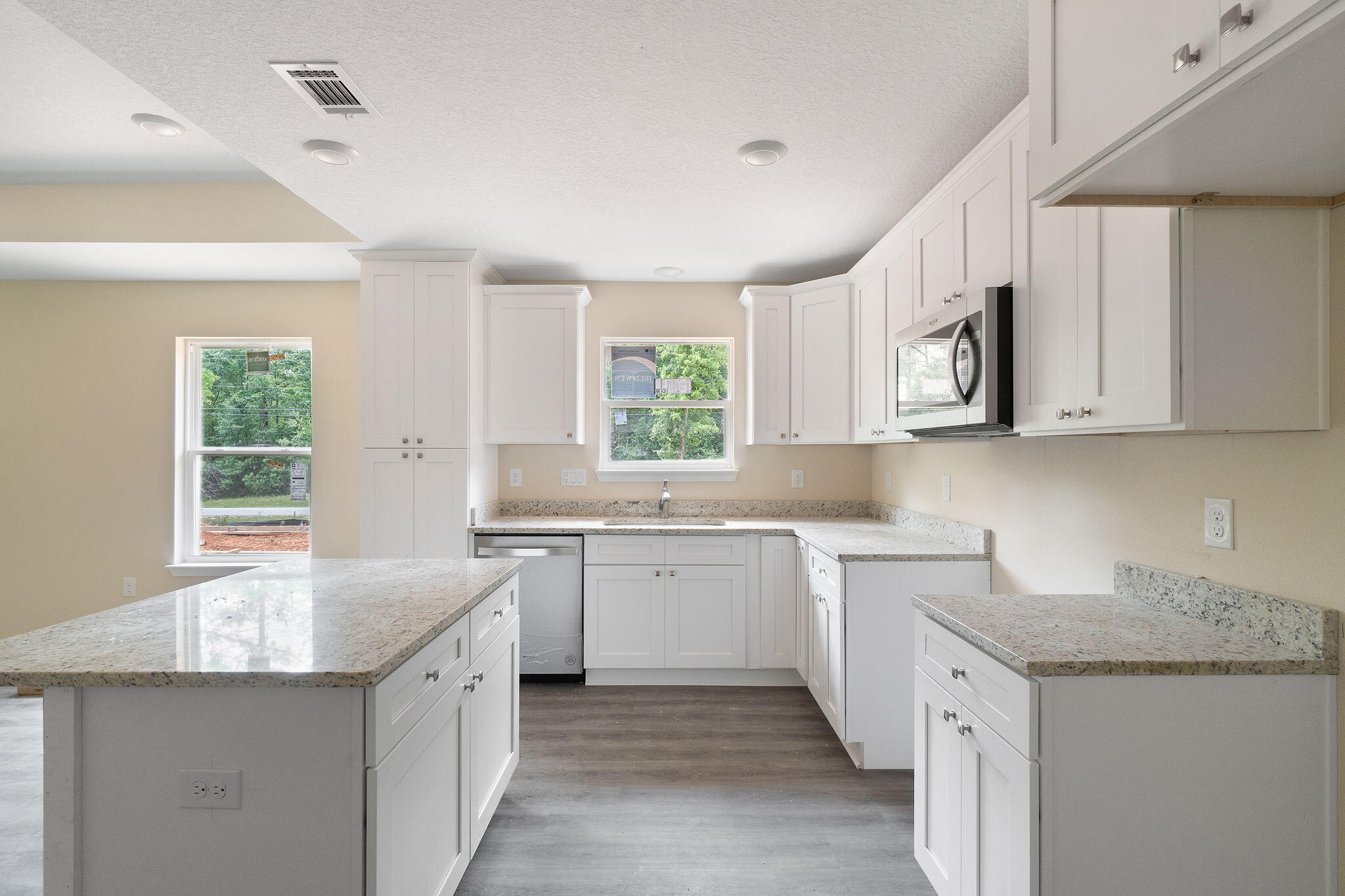 AVALON BEACH - Residential