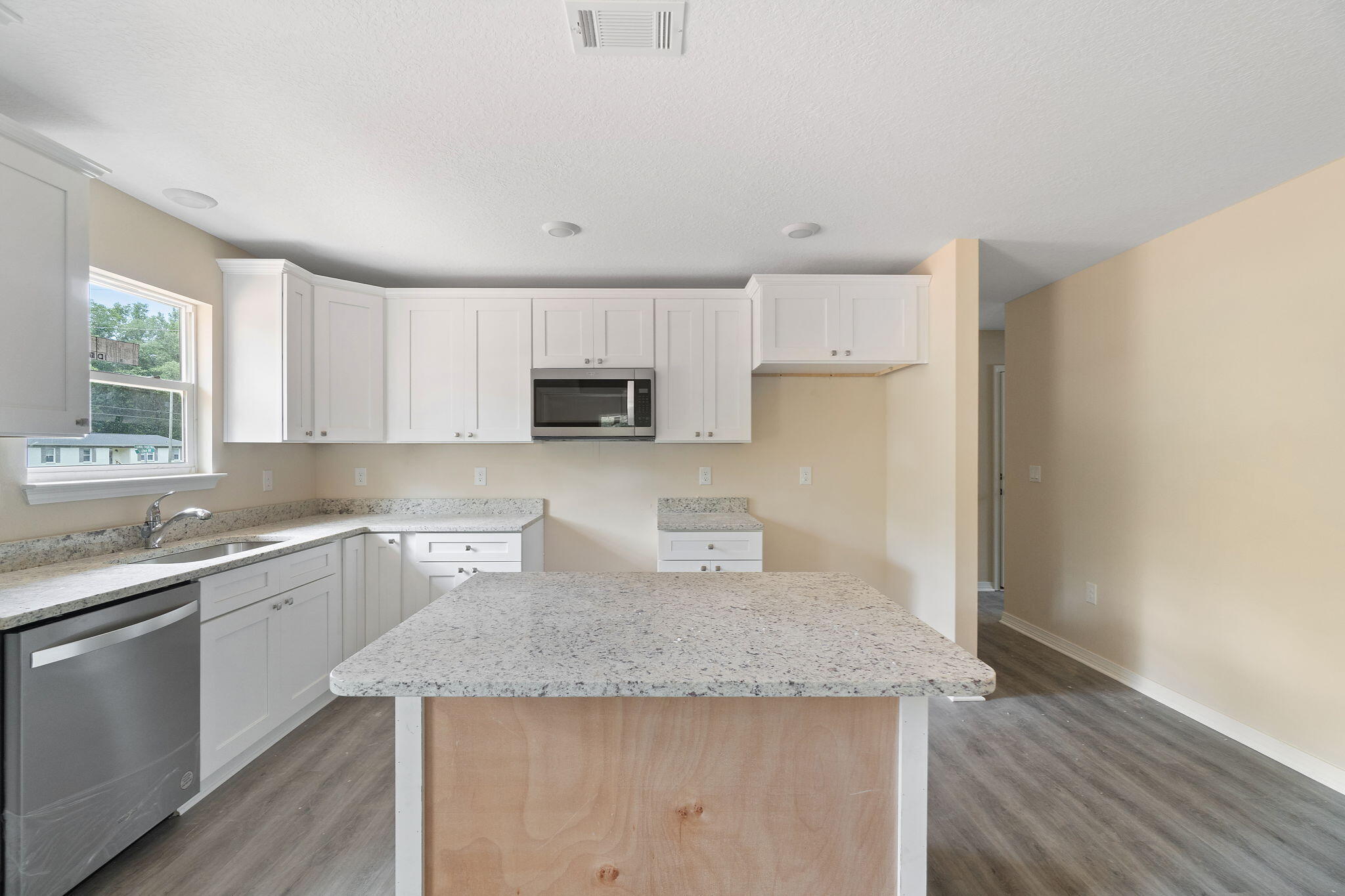 AVALON BEACH - Residential