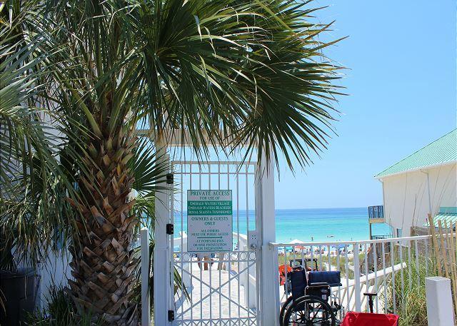 EMERALD WATERS VILLAGE - Residential