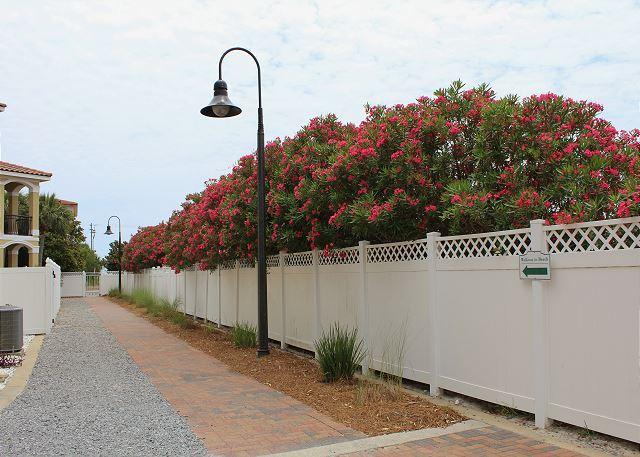 EMERALD WATERS VILLAGE - Residential