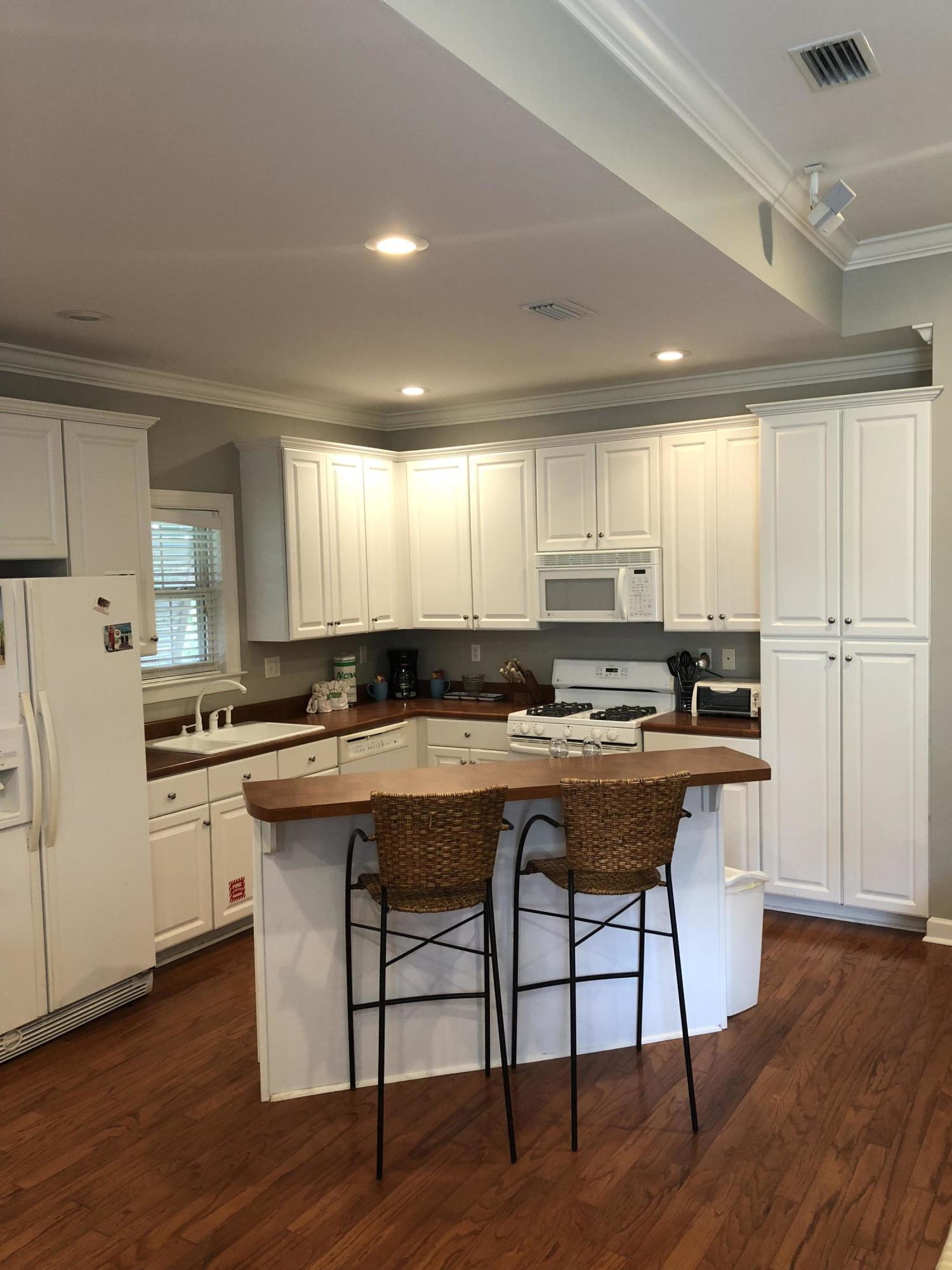 EMERALD WATERS VILLAGE - Residential