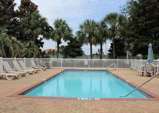 EMERALD WATERS VILLAGE - Residential