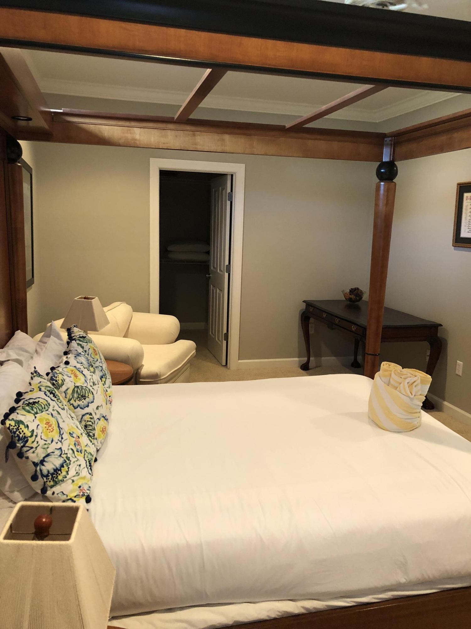 EMERALD WATERS VILLAGE - Residential