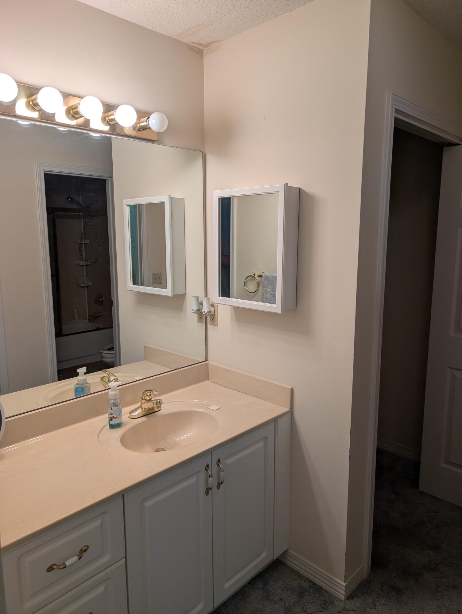 EDGEWATER VILLAGE - Residential