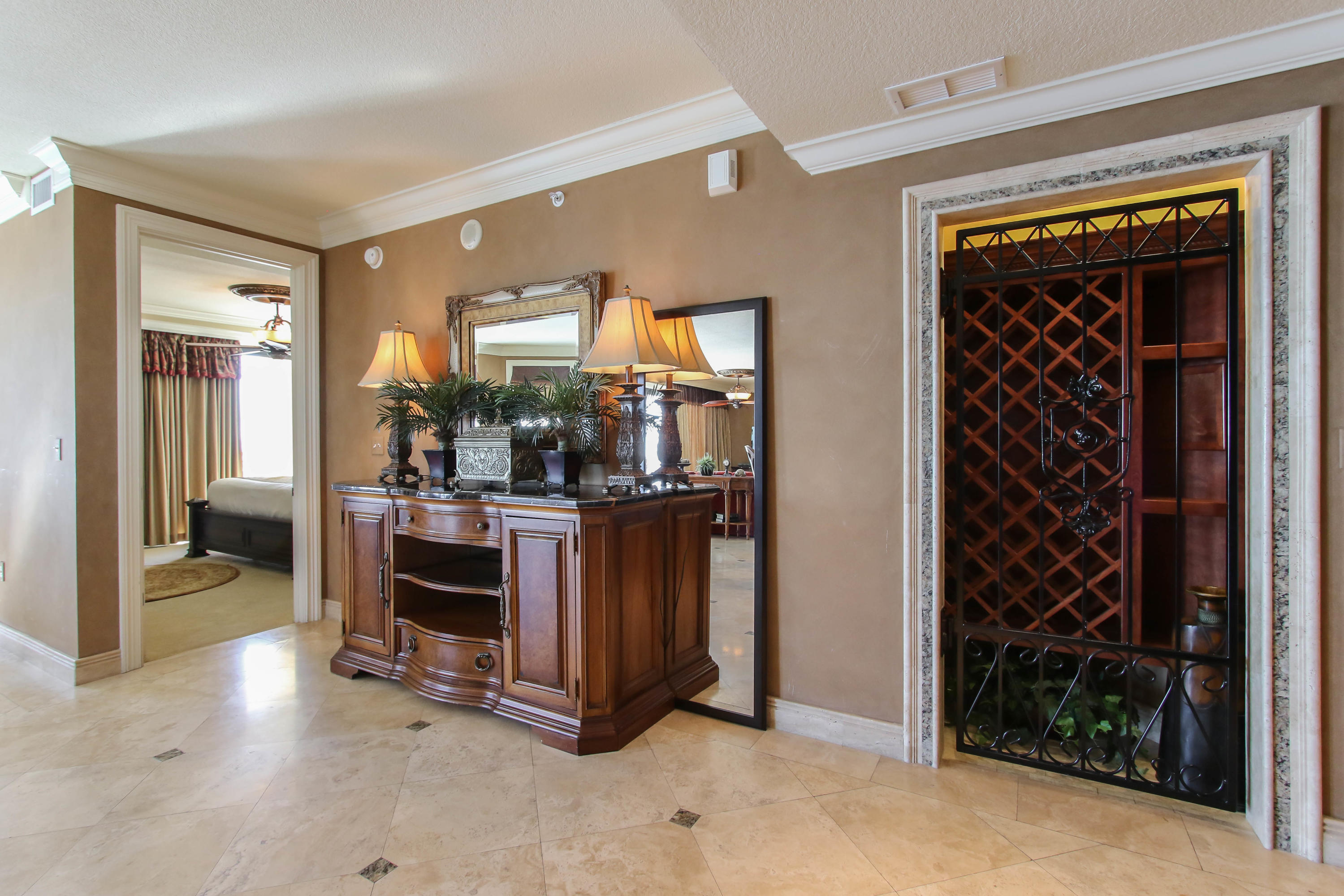 EMERALD GRANDE - Residential