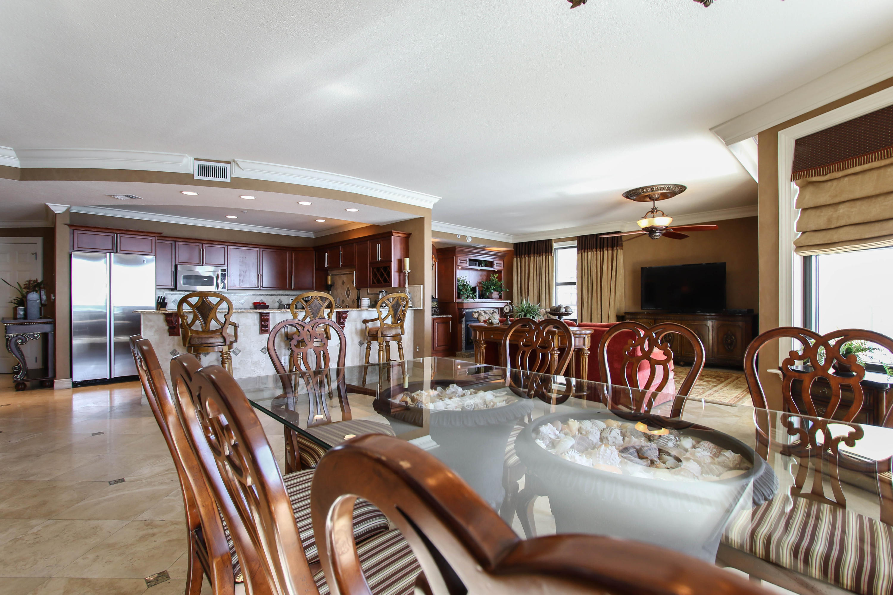 EMERALD GRANDE - Residential