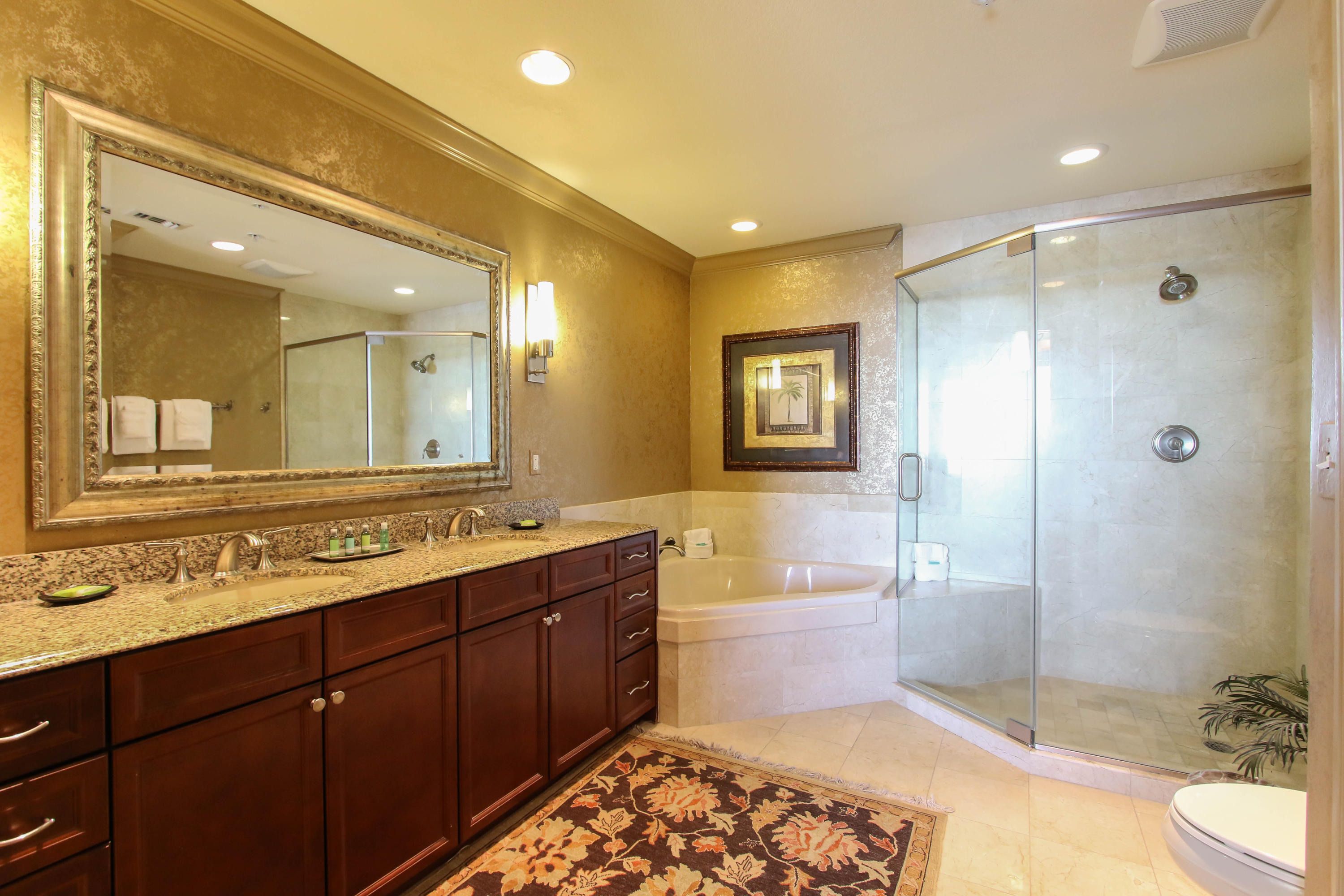 EMERALD GRANDE - Residential