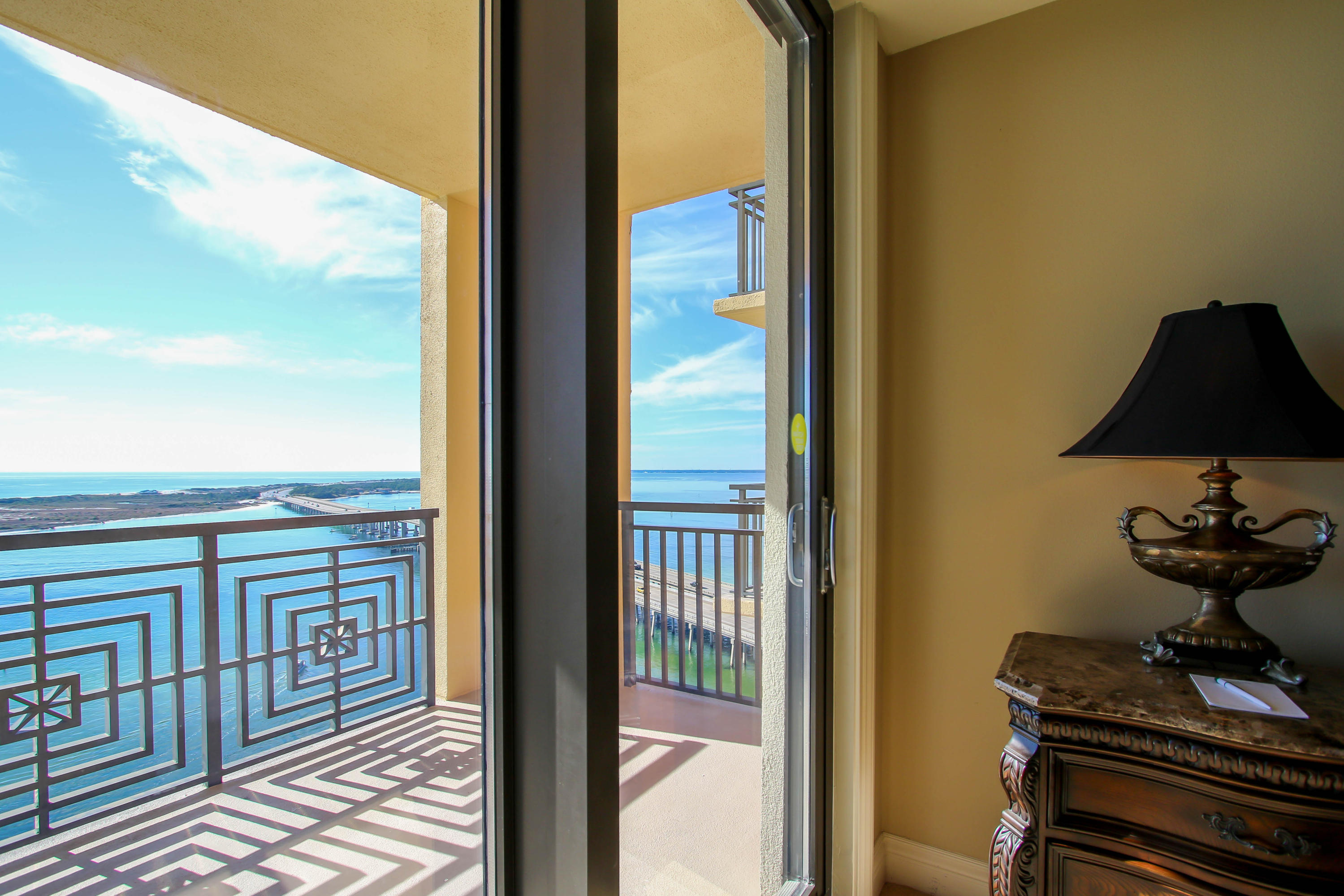 EMERALD GRANDE - Residential