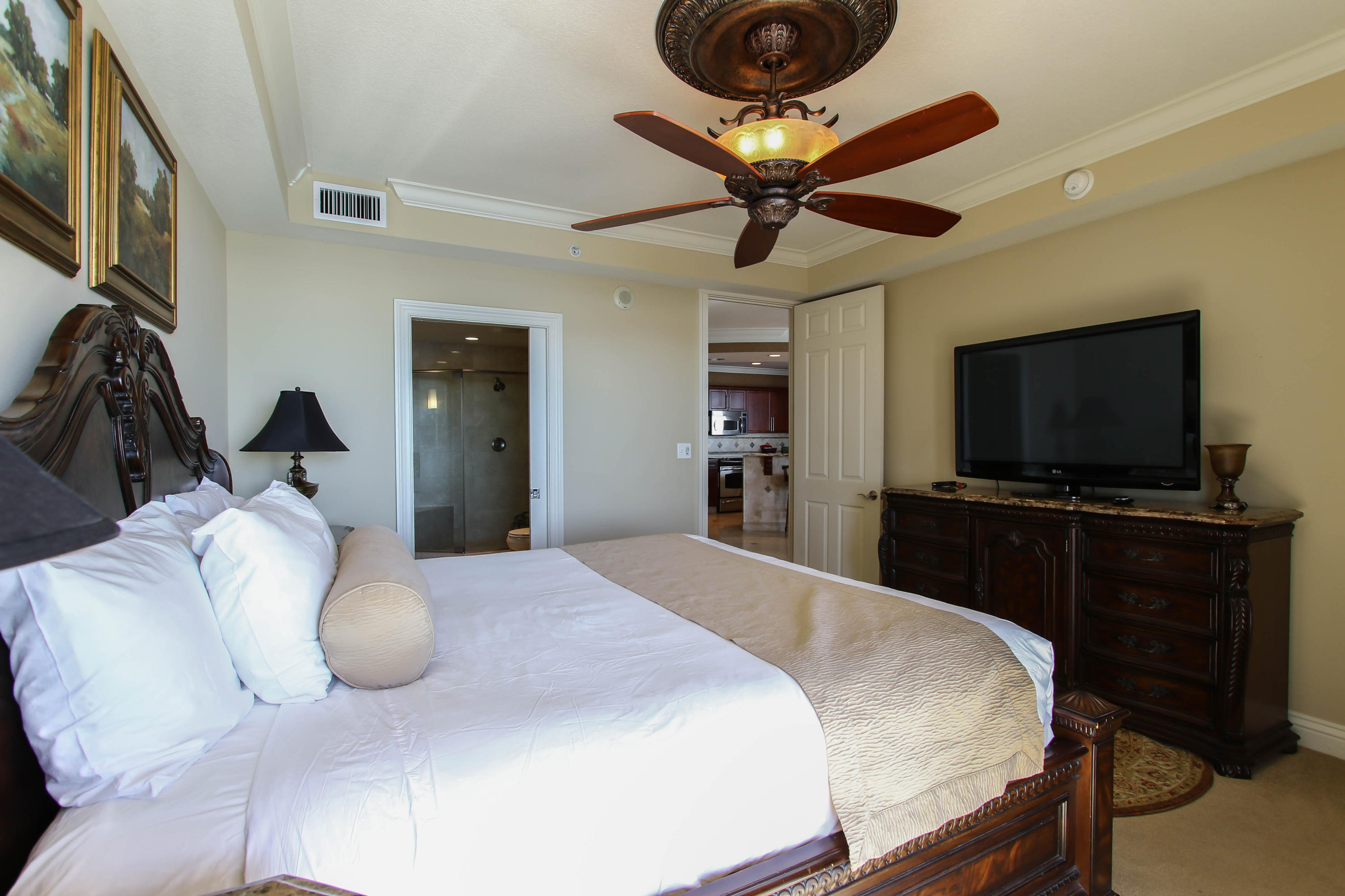 EMERALD GRANDE - Residential