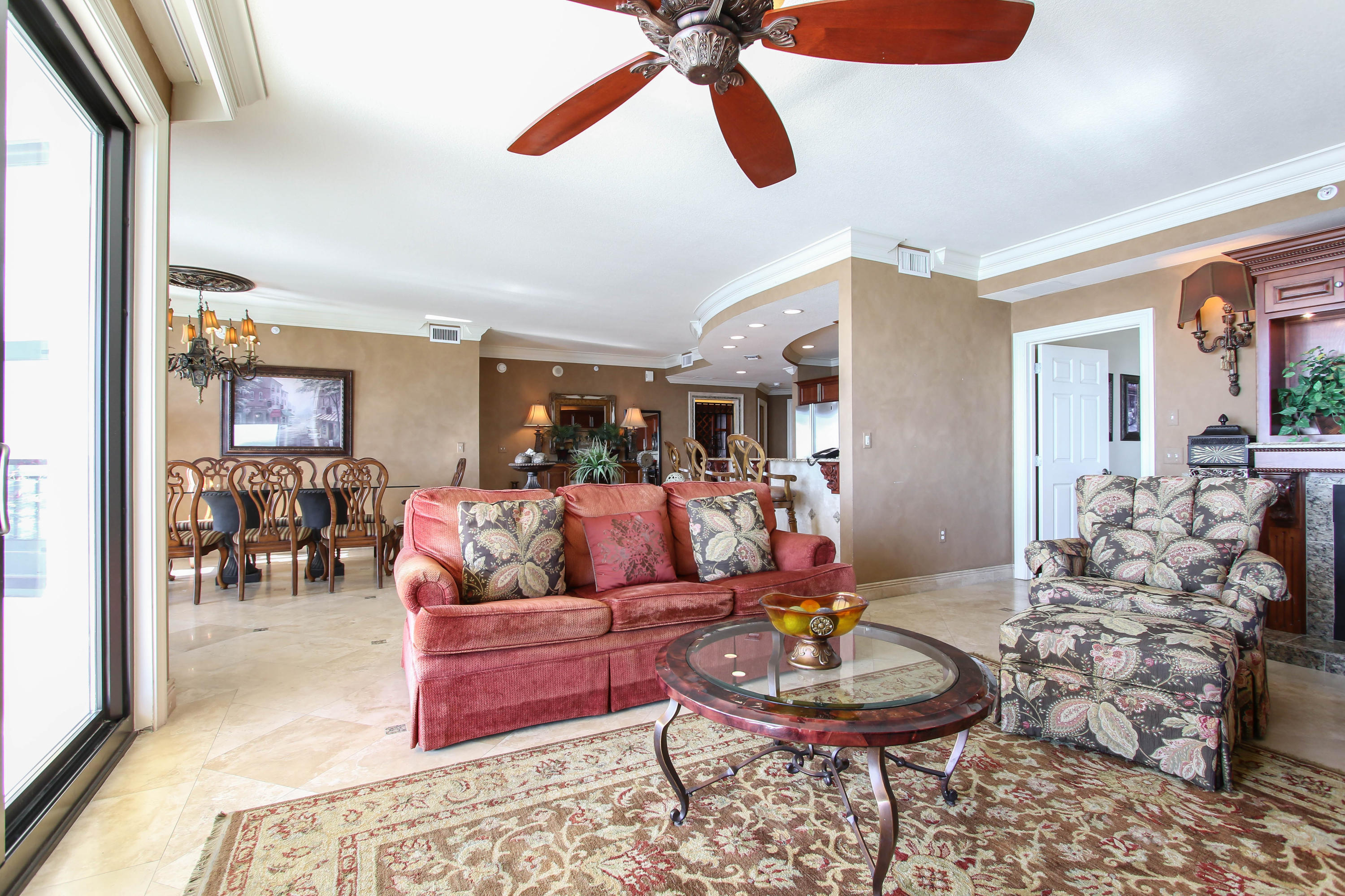 EMERALD GRANDE - Residential