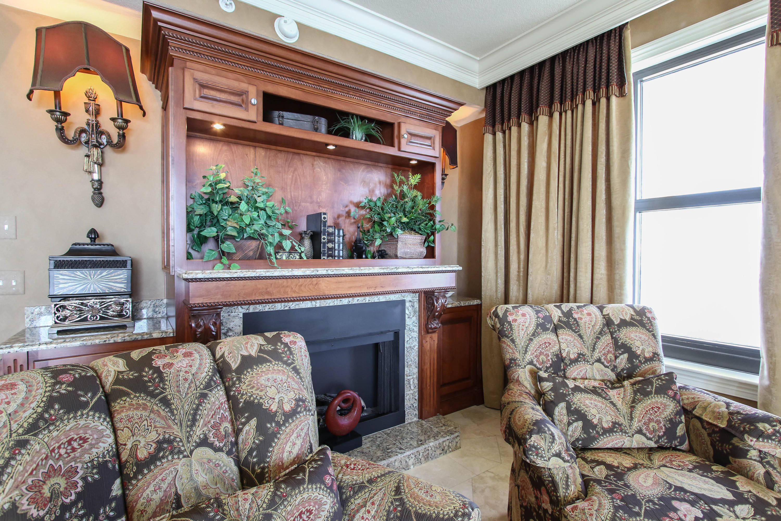 EMERALD GRANDE - Residential