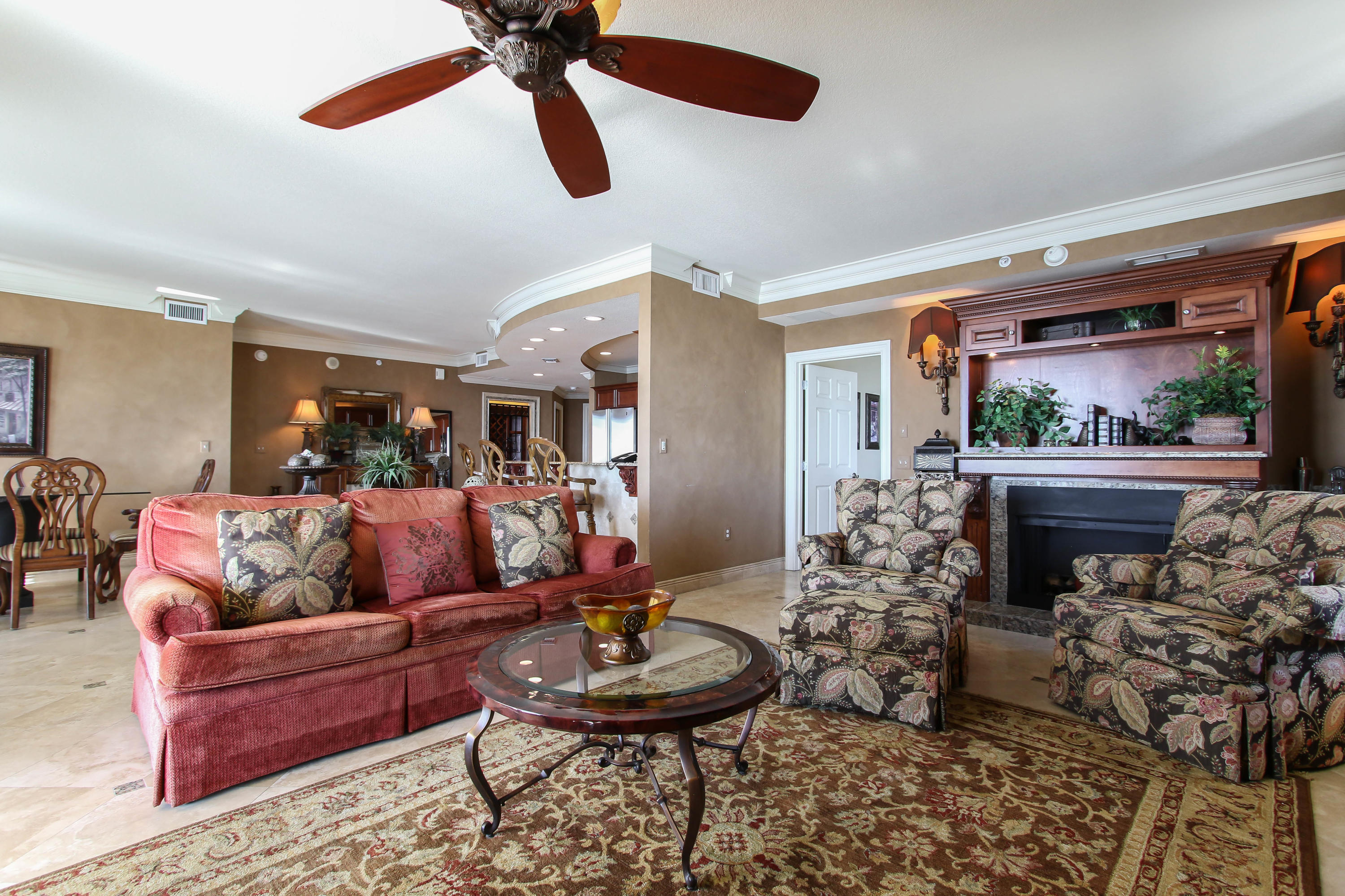 EMERALD GRANDE - Residential