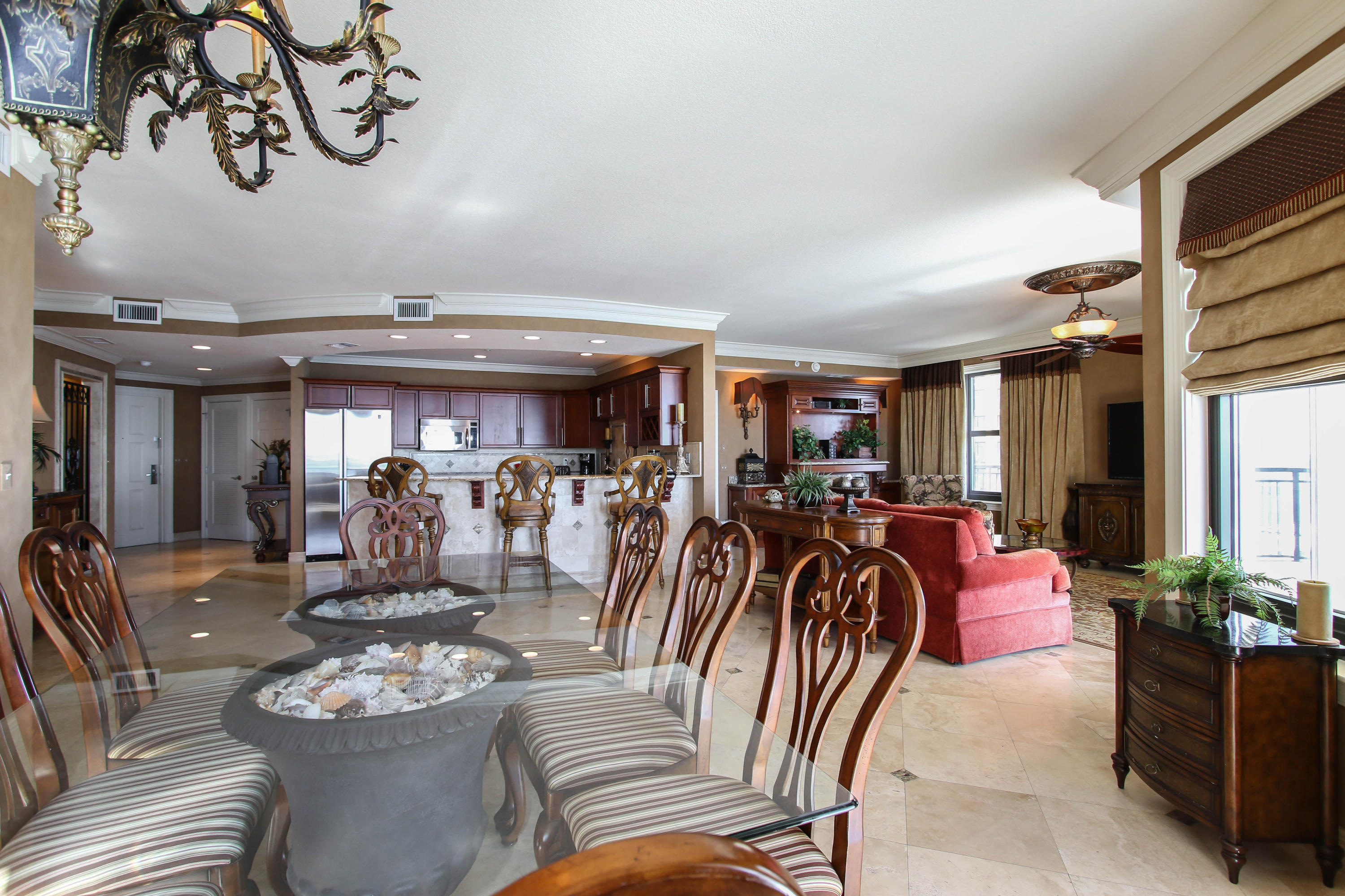 EMERALD GRANDE - Residential