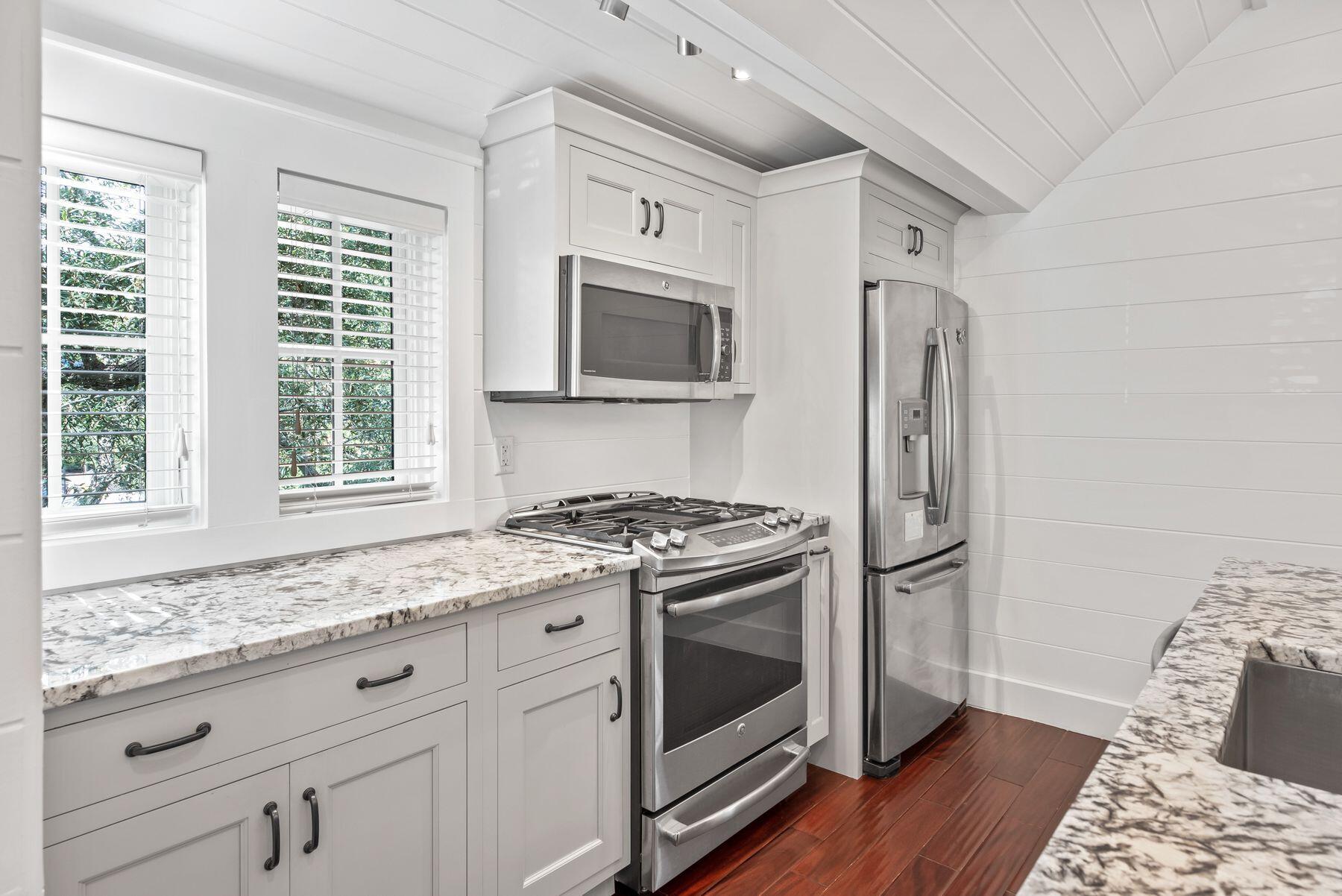DRAPER LAKE COASTAL VILLAGE - Residential