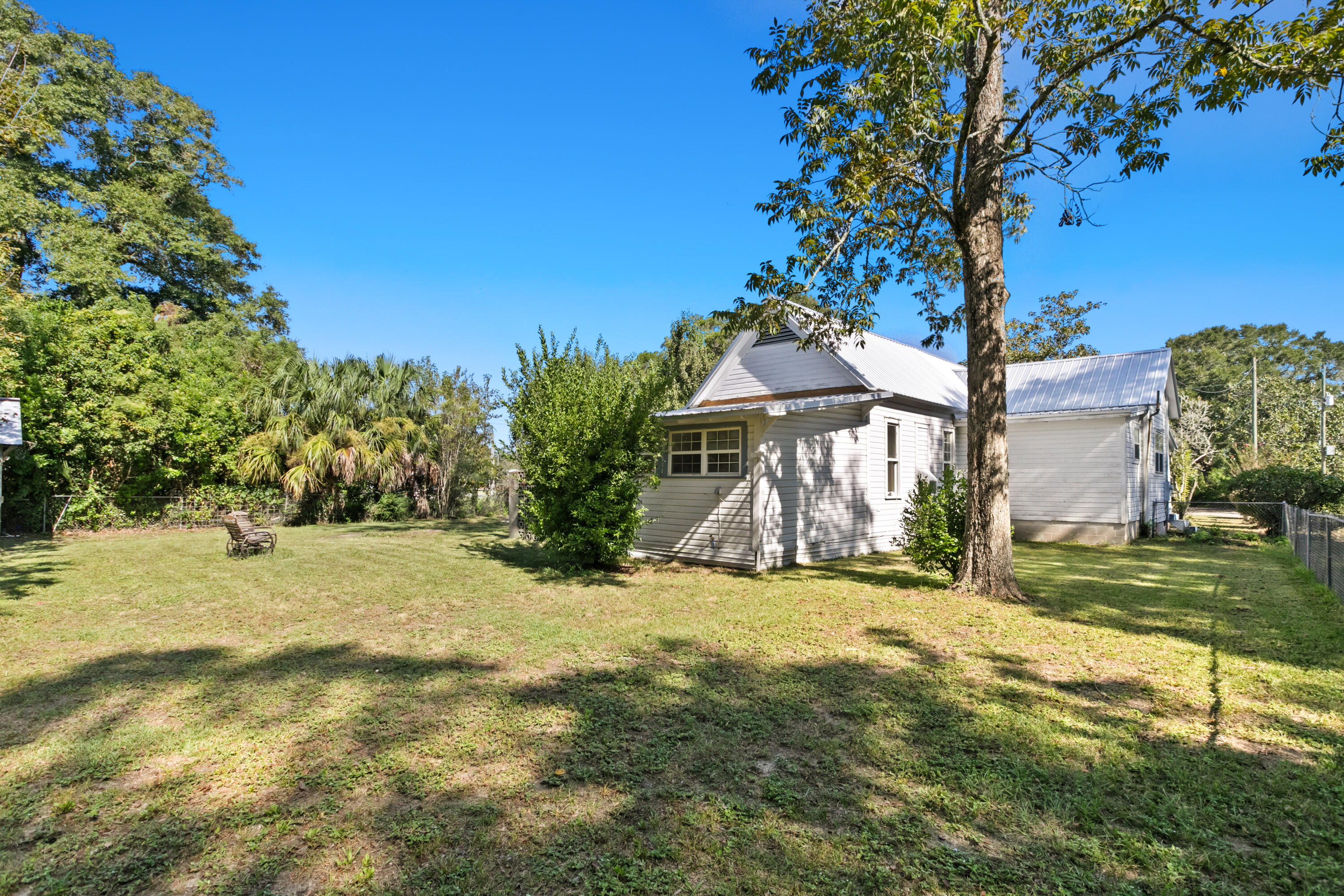 TOWN OF DEFUNIAK SPRINGS - Residential