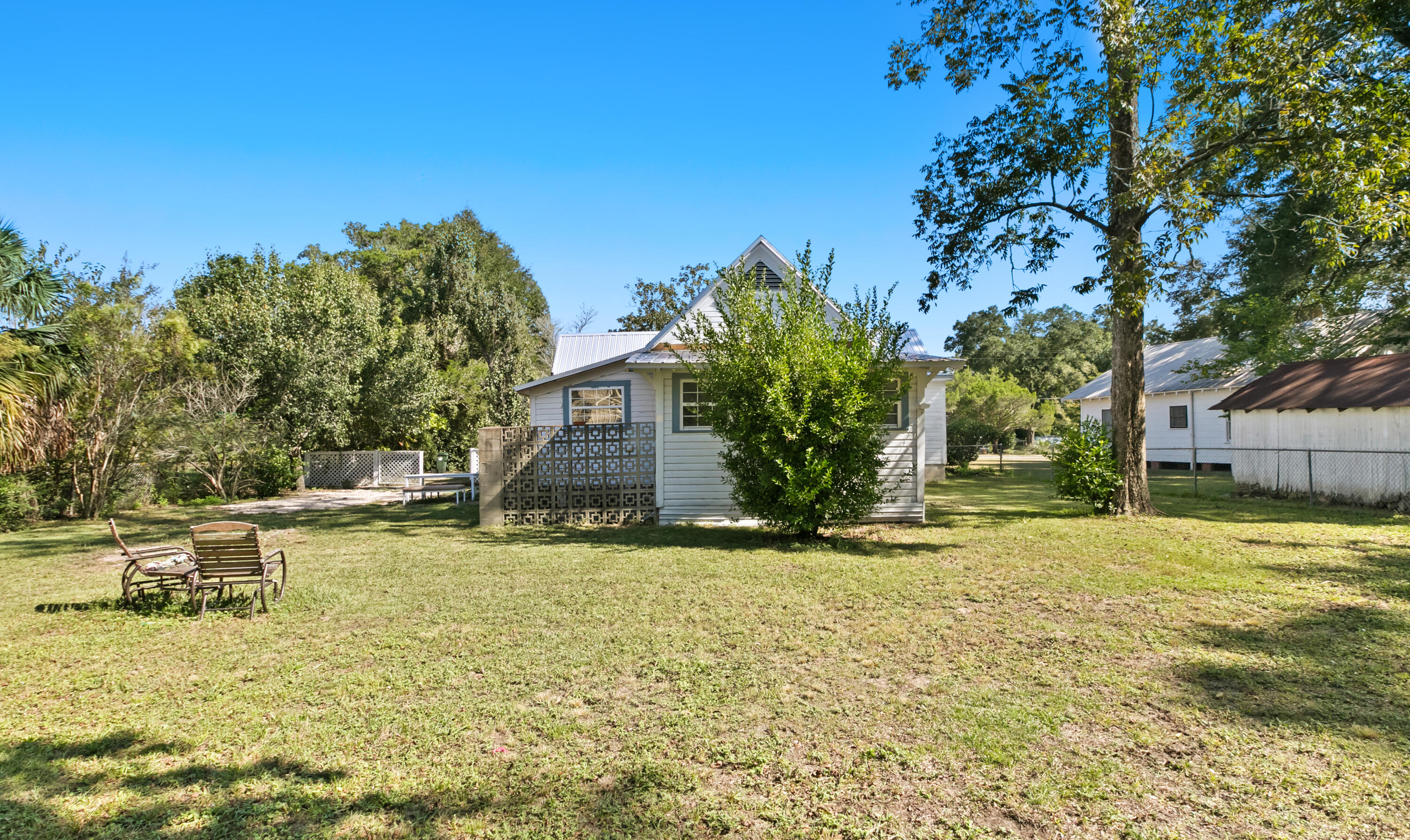 TOWN OF DEFUNIAK SPRINGS - Residential