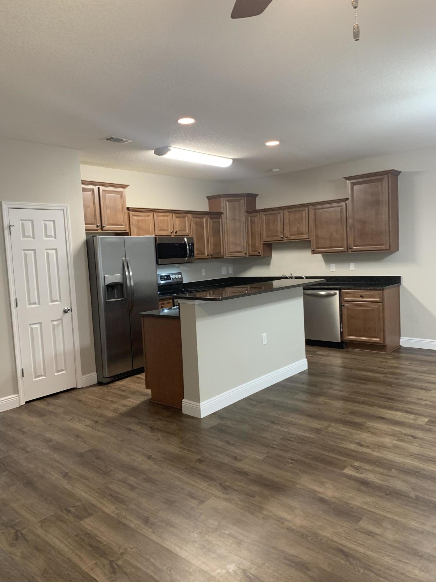 Eagle's Nest Townhomes - Residential