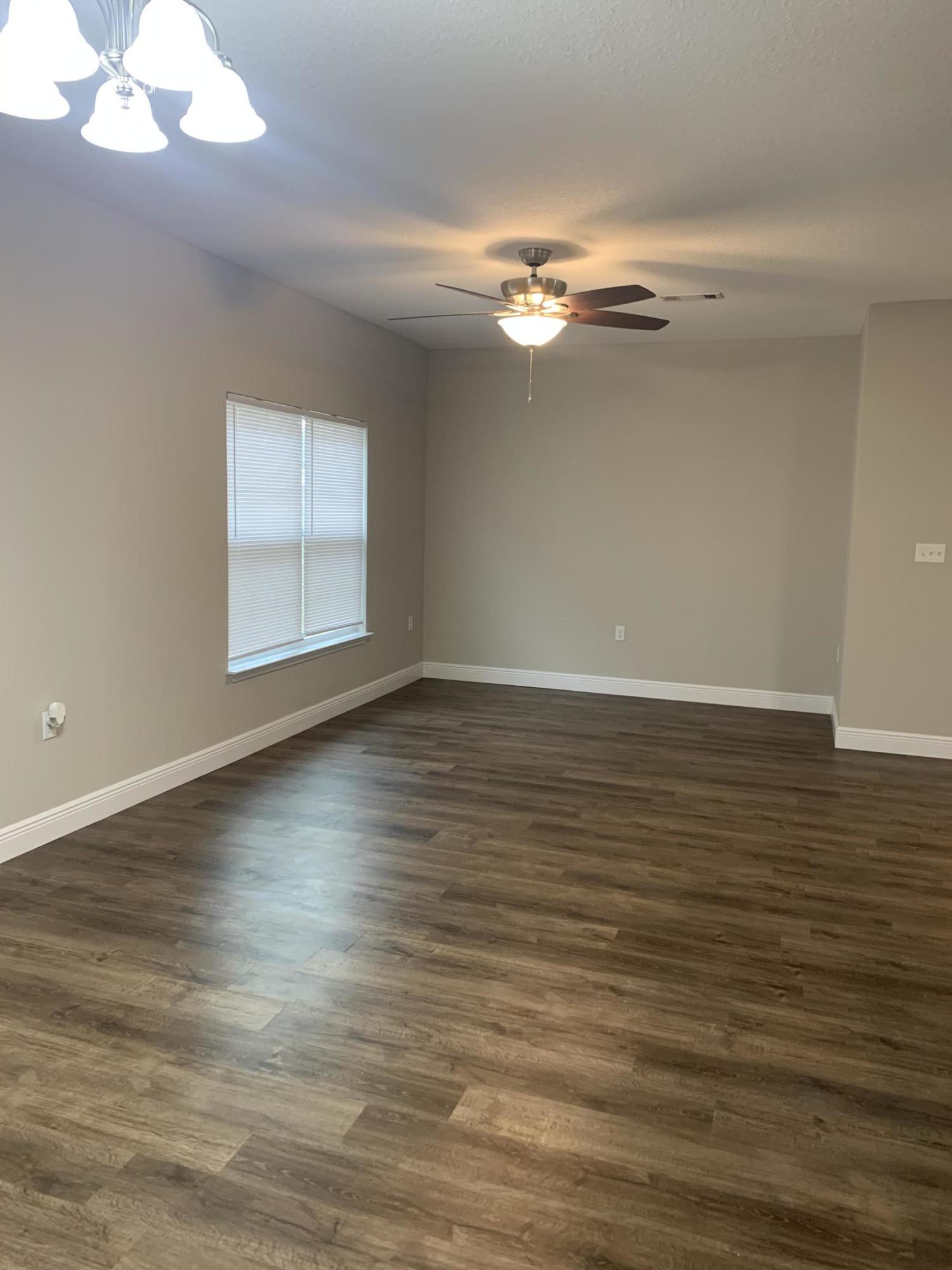 Eagle's Nest Townhomes - Residential