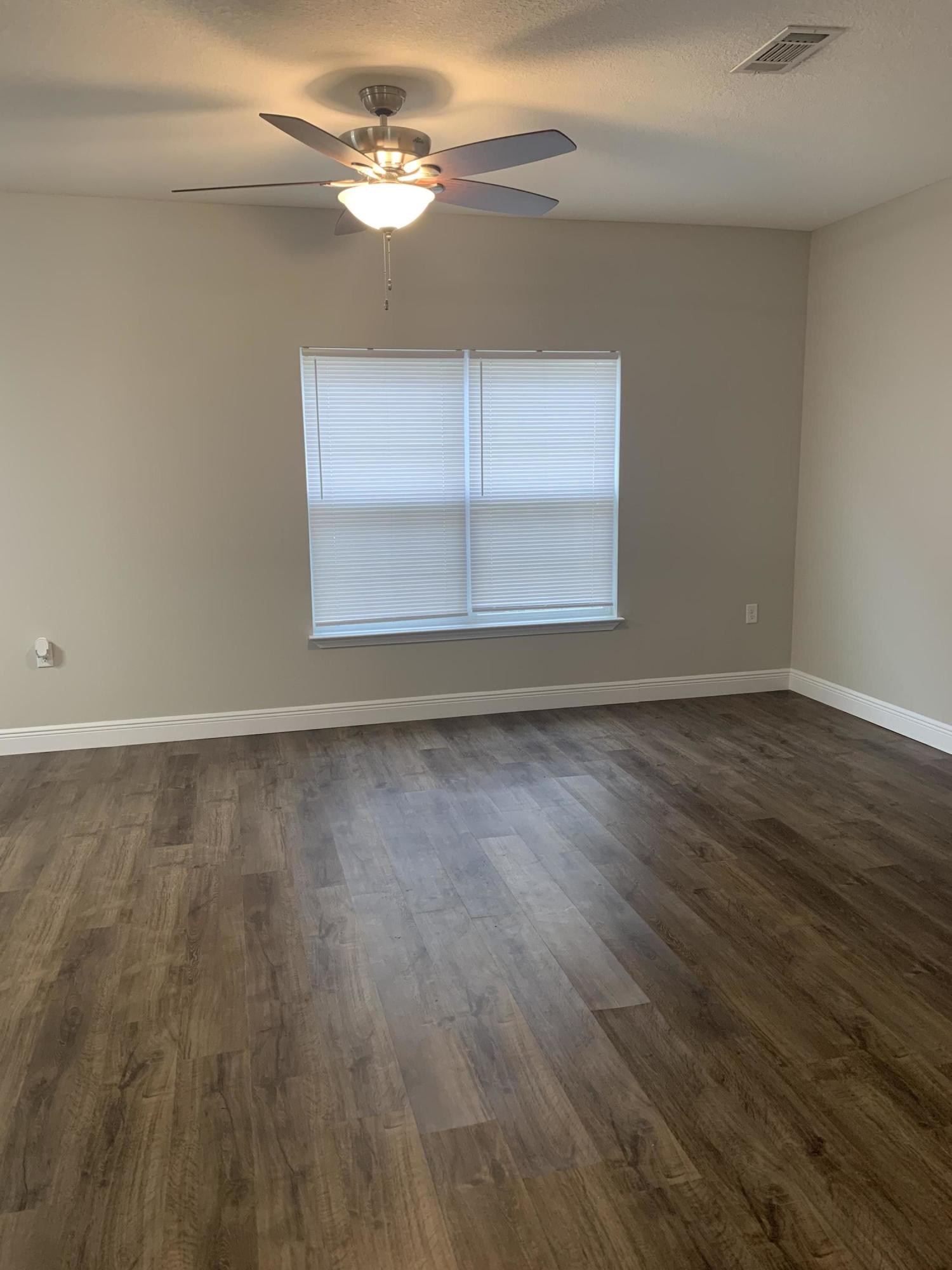 Eagle's Nest Townhomes - Residential