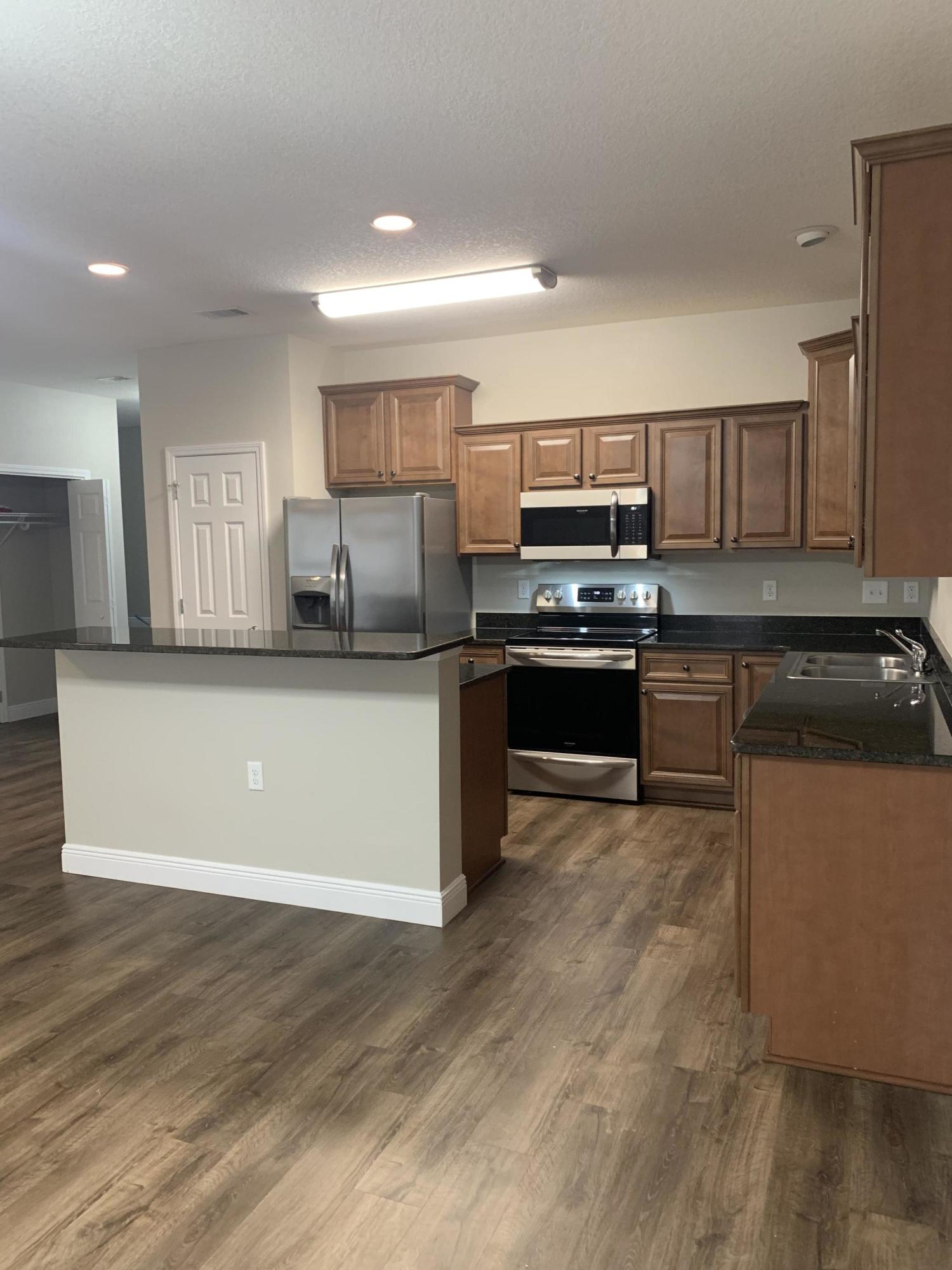 Eagle's Nest Townhomes - Residential