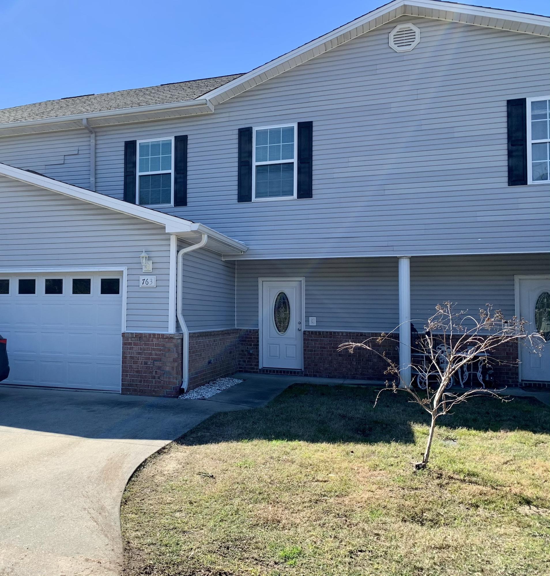 Eagle's Nest Townhomes - Residential