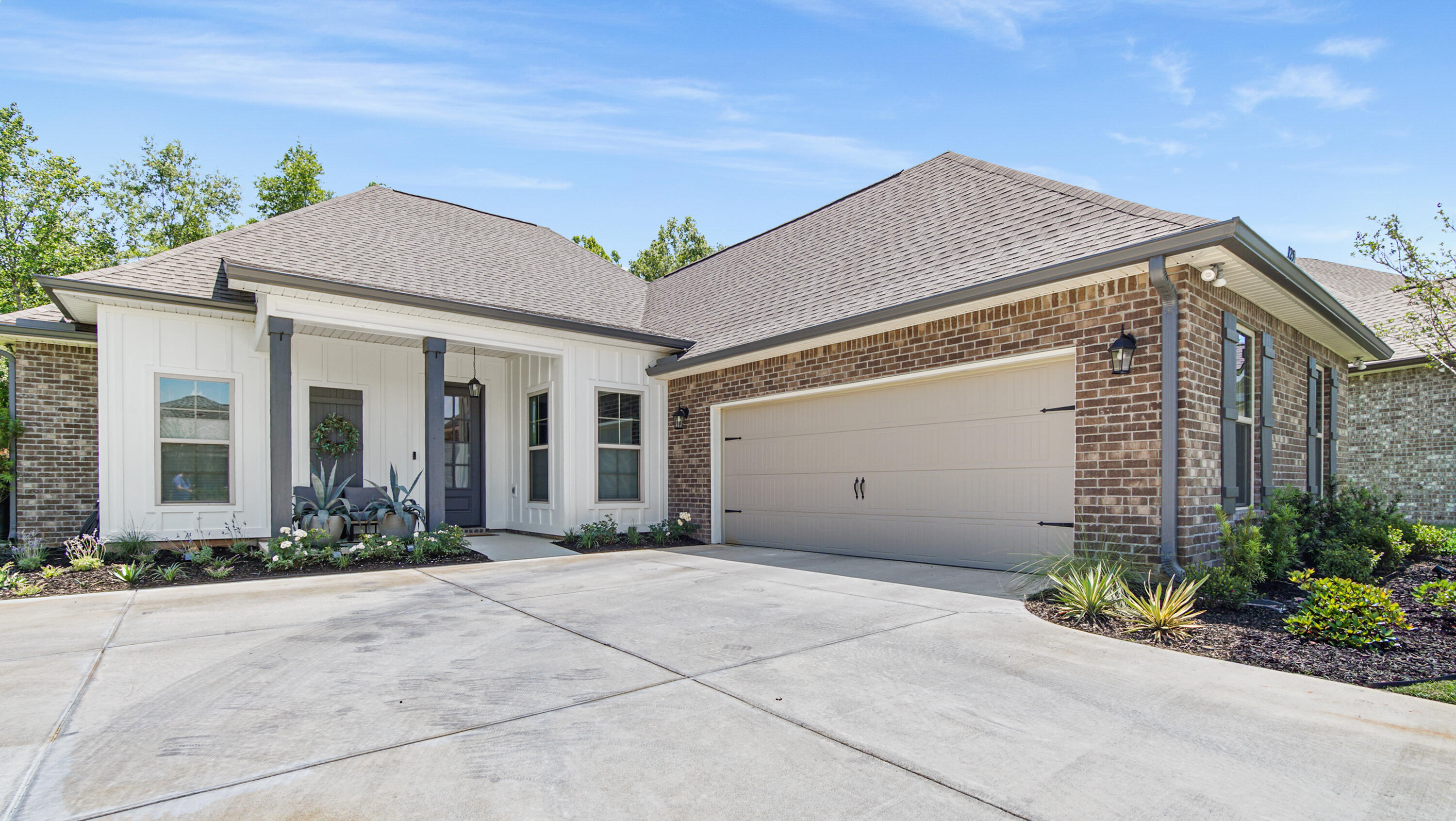 125 Flora Lane
