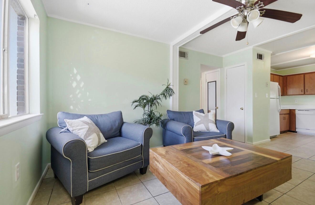 BREAKERS WEST - Residential