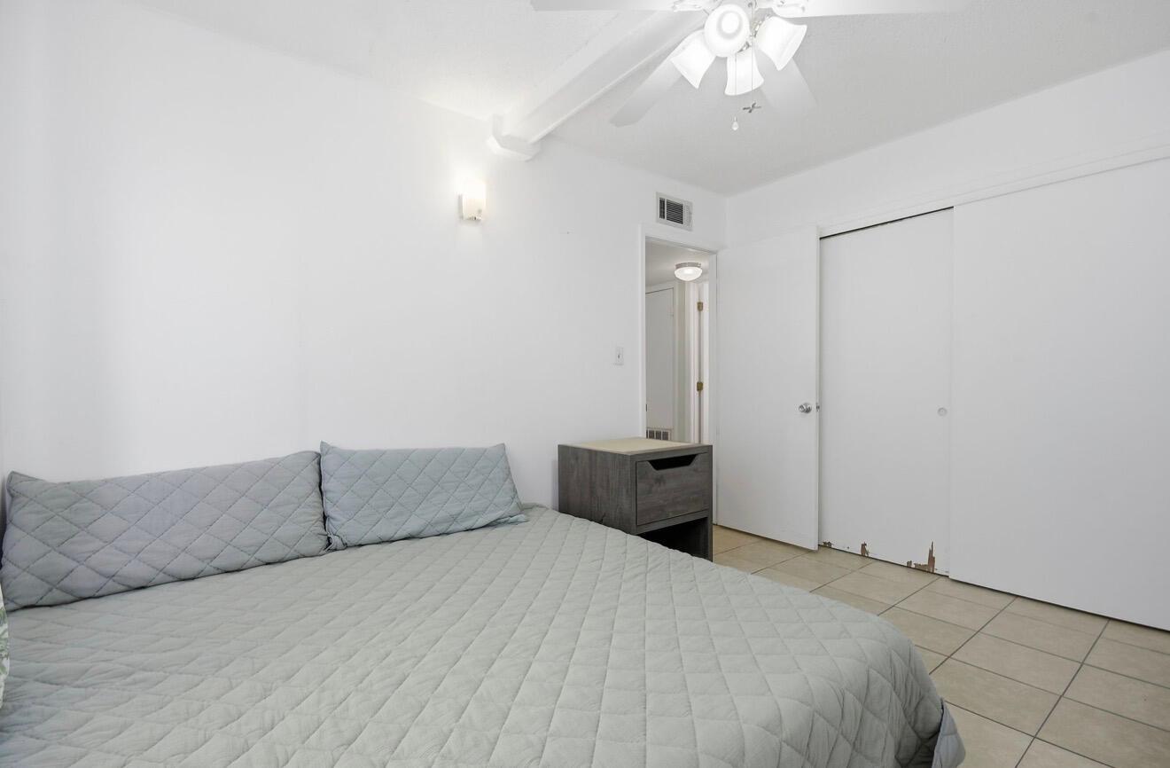 BREAKERS WEST - Residential