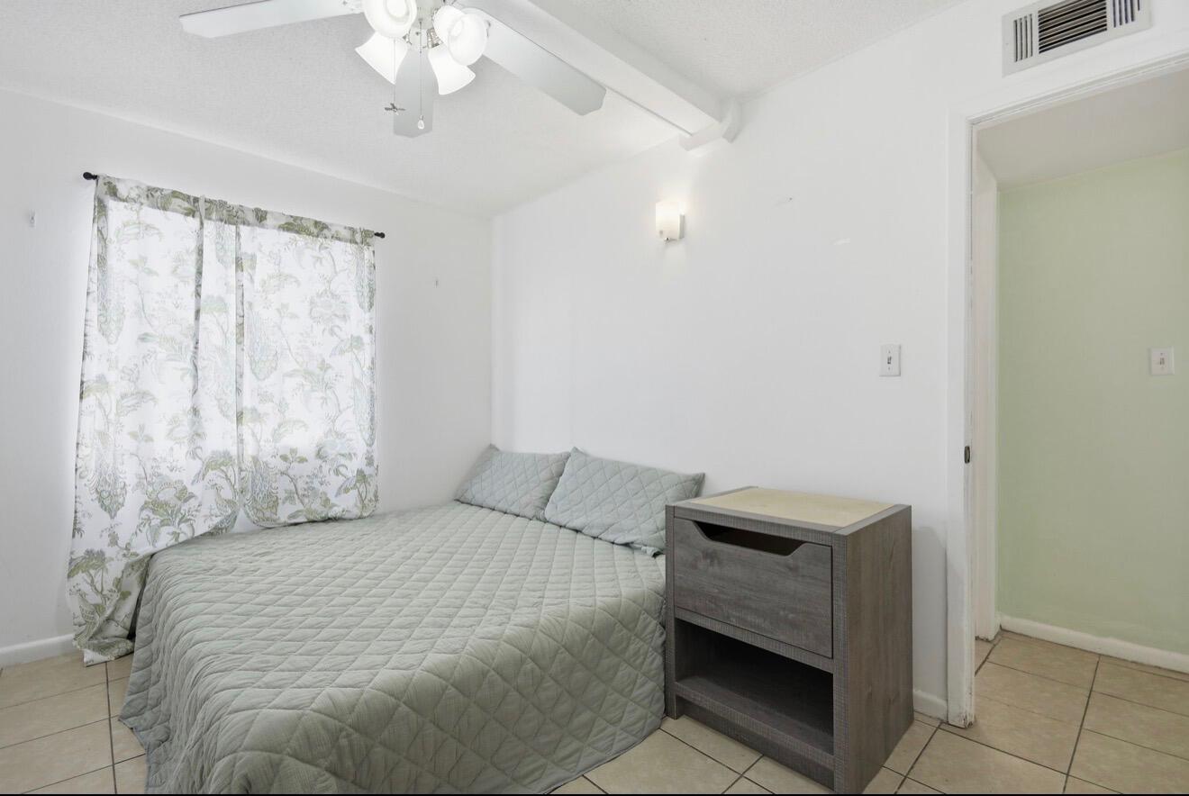 BREAKERS WEST - Residential