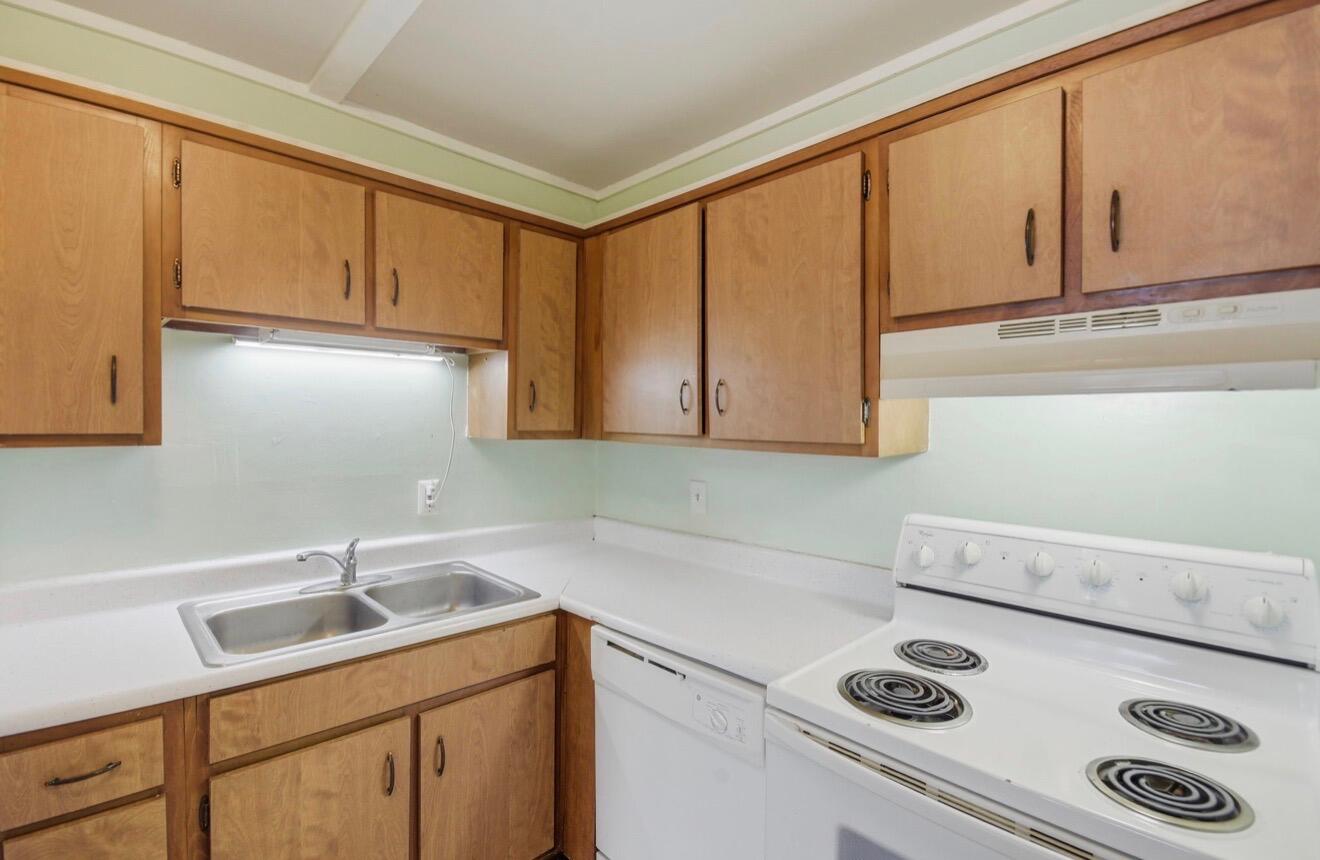 BREAKERS WEST - Residential